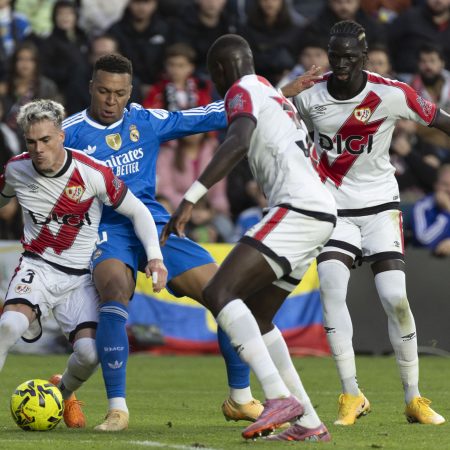 Real Oviedo vs Rayo Vallecano: Un Duelo Crucial para la Supervivencia en LaLiga EA Sports