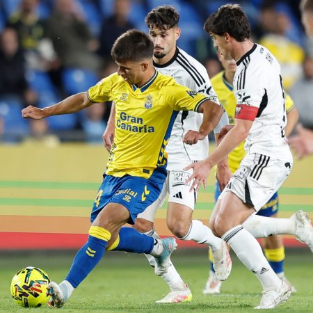 UD Las Palmas Logra una Victoria Clave (2-1) con un Final Tenso Ante Albacete