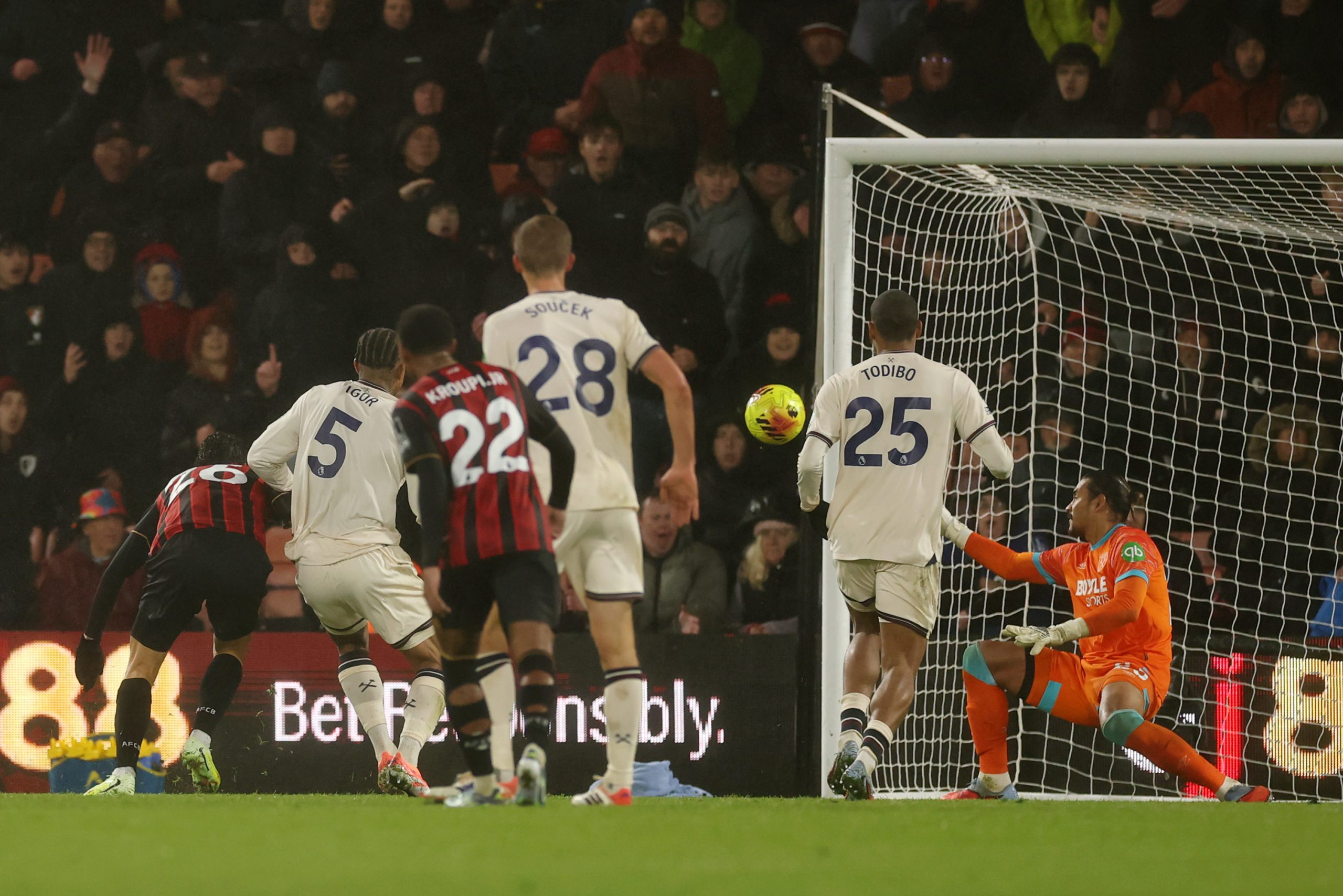 6921f4ce10d2d scaled