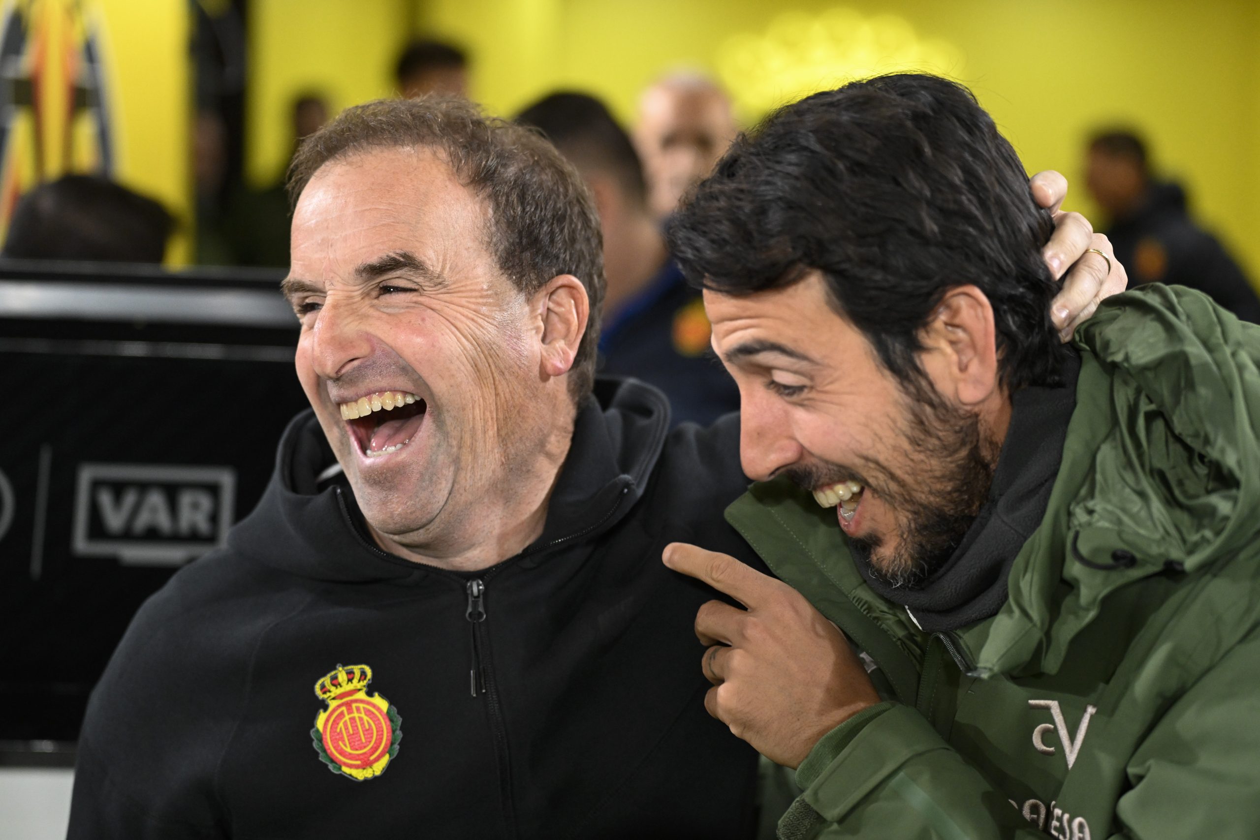 6922406996008 scaled