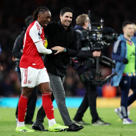 El Arsenal arrasa en el derbi de Londres: ¡4-1 al Tottenham y liderato cómodo en la Premier!