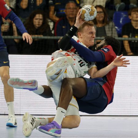 La Decisión Crucial de Dika Mem: ¿Renovación o Adiós al Barça? 3 Alternativas en el Horizonte