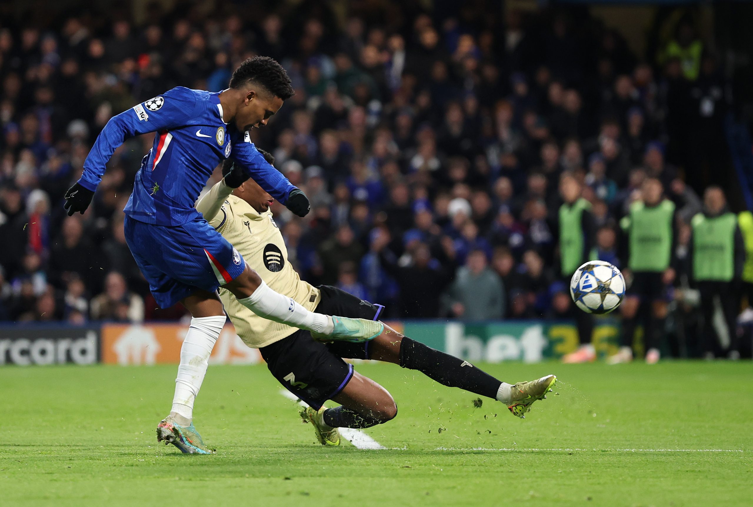 692622209faab scaled