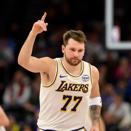 La Copa de la NBA: Luka Doncic Agradece la Mejora en la Pista Tras Controversia en el Derbi Angelino