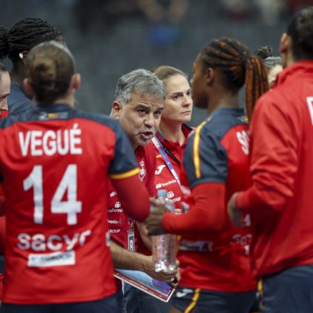 España busca resurgir tras la sorprendente derrota ante Islas Feroe: Claves para el próximo enfrentamiento contra Montenegro