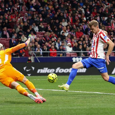 Alexander Sorloth Brilla en el Atlético de Madrid: Doble Gol y Revés para el Real Oviedo