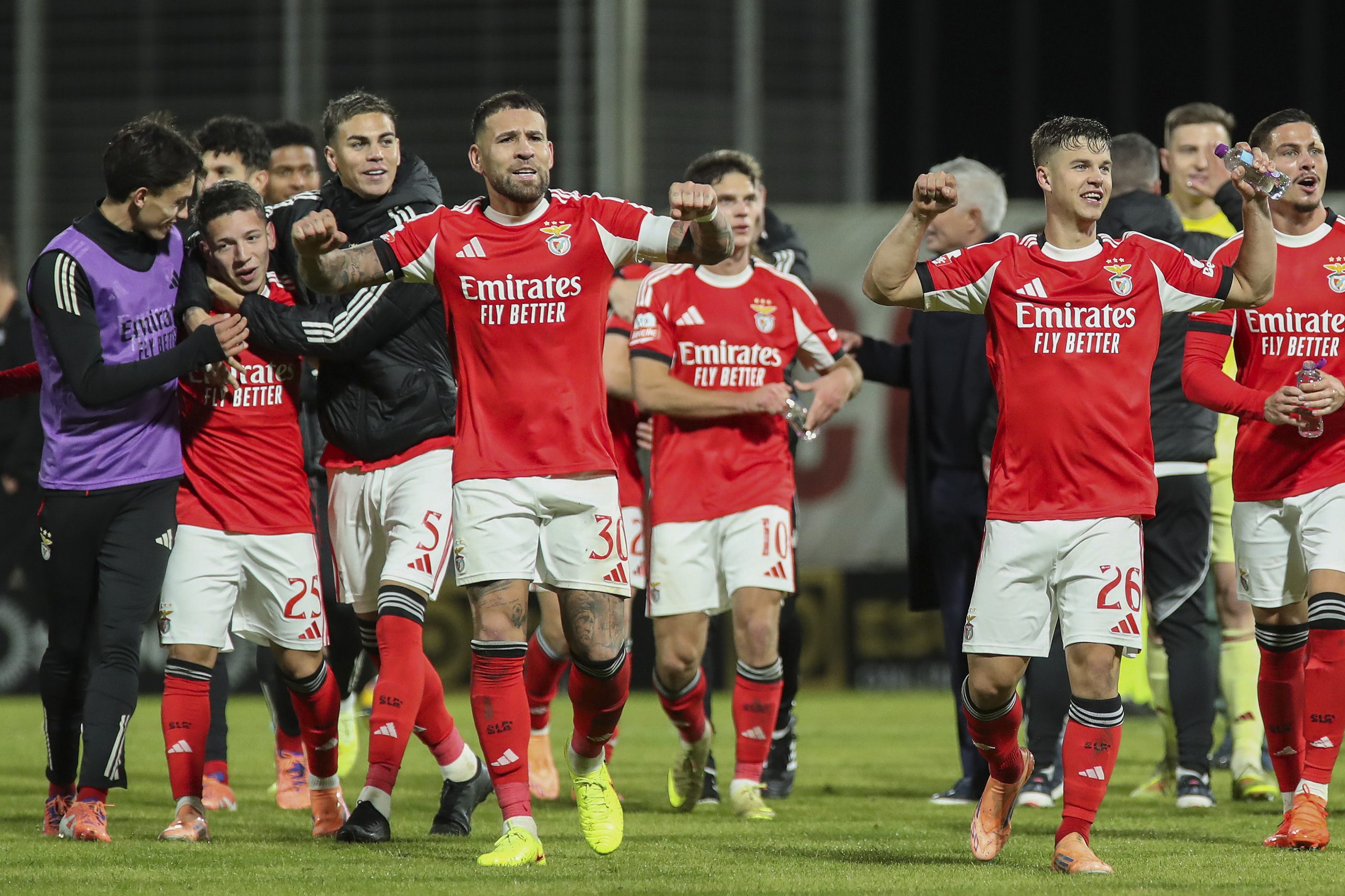 Benfica Remonta y Vence 1-2 al Nacional de Madeira: ¡Un Clásico a la Vista! 1 692b77abe00ca scaled