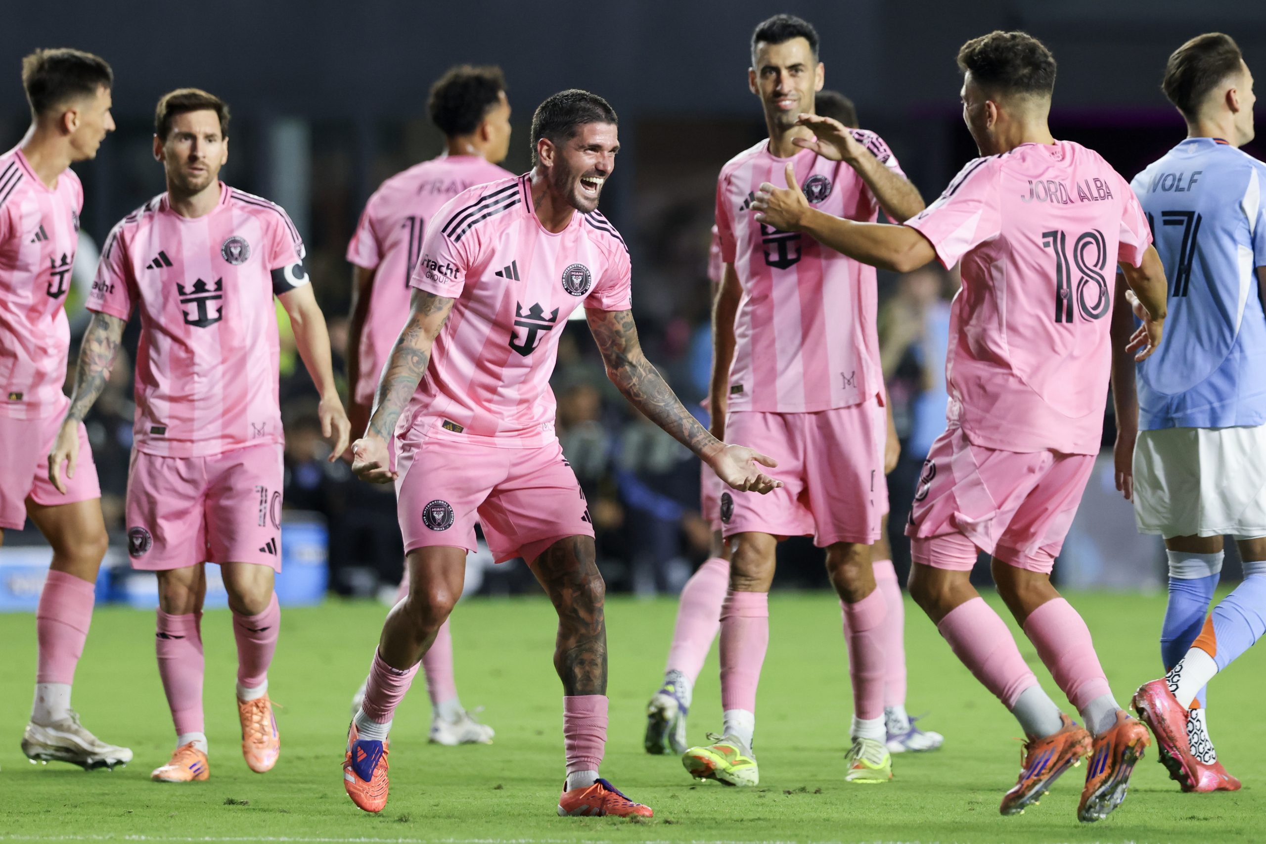 692b9c4e47945 scaled