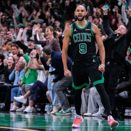 ¡Derrick White Brilla en la Adversidad! 58 Partidos Consecutivos Anotando Triples y Rompiendo Récords