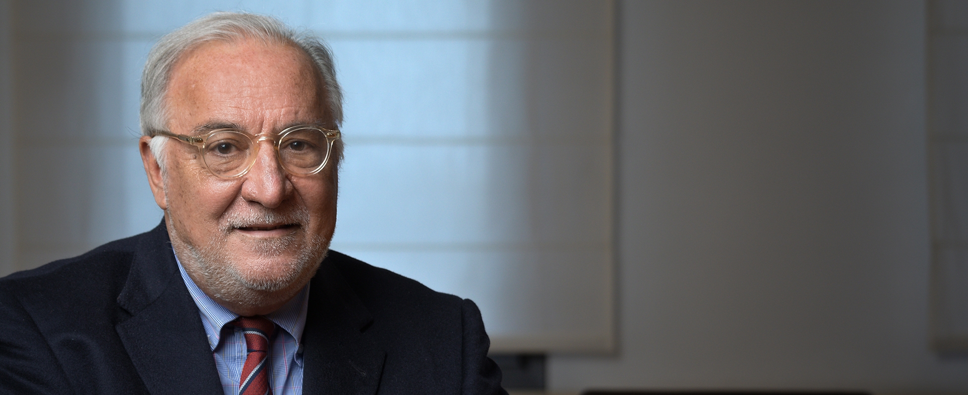 Las Nuevas Zonas de Bajas Emisiones y la Baliza V-16: Cambios Cruciales en la Movilidad Española en 2024