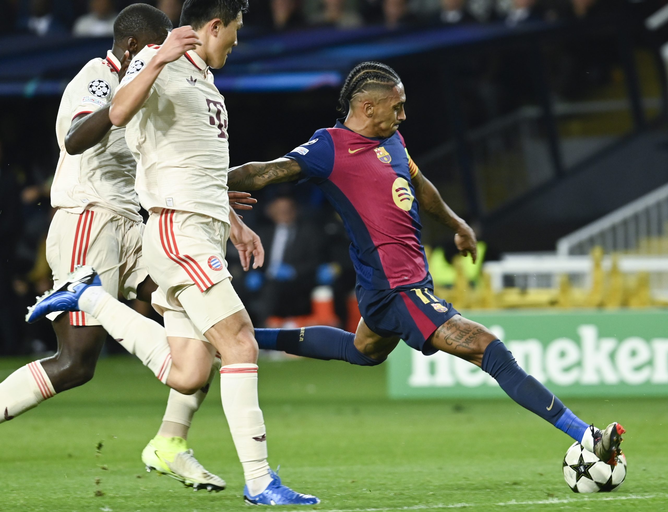 Raphinha, el As en la Manga del Barça: ¿Podrá Repetir su Éxito Contra el Eintracht de Frankfurt?