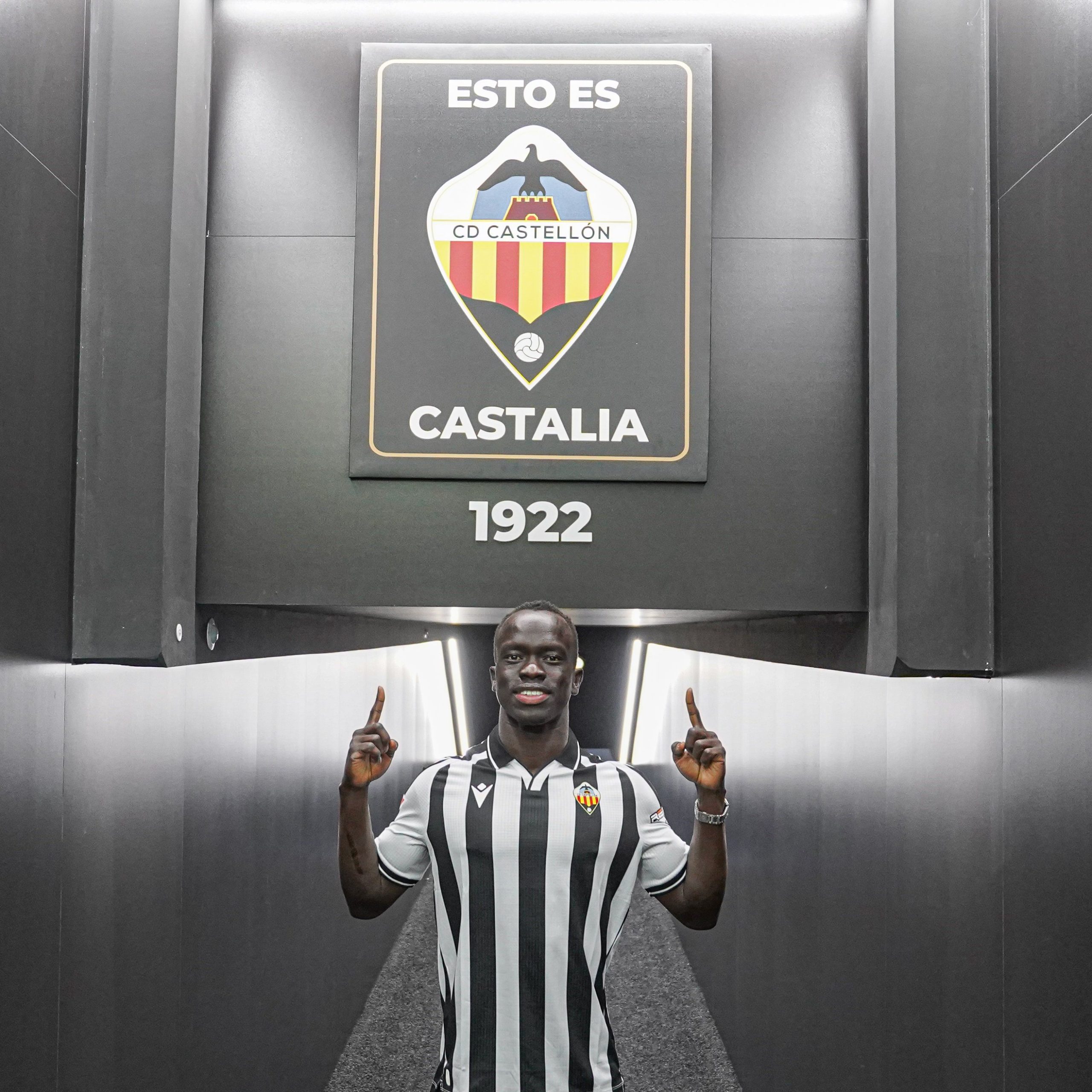 Awer Mabil y el CD Castellón: ¡una misión de tres puntos ante el Cádiz que emociona!