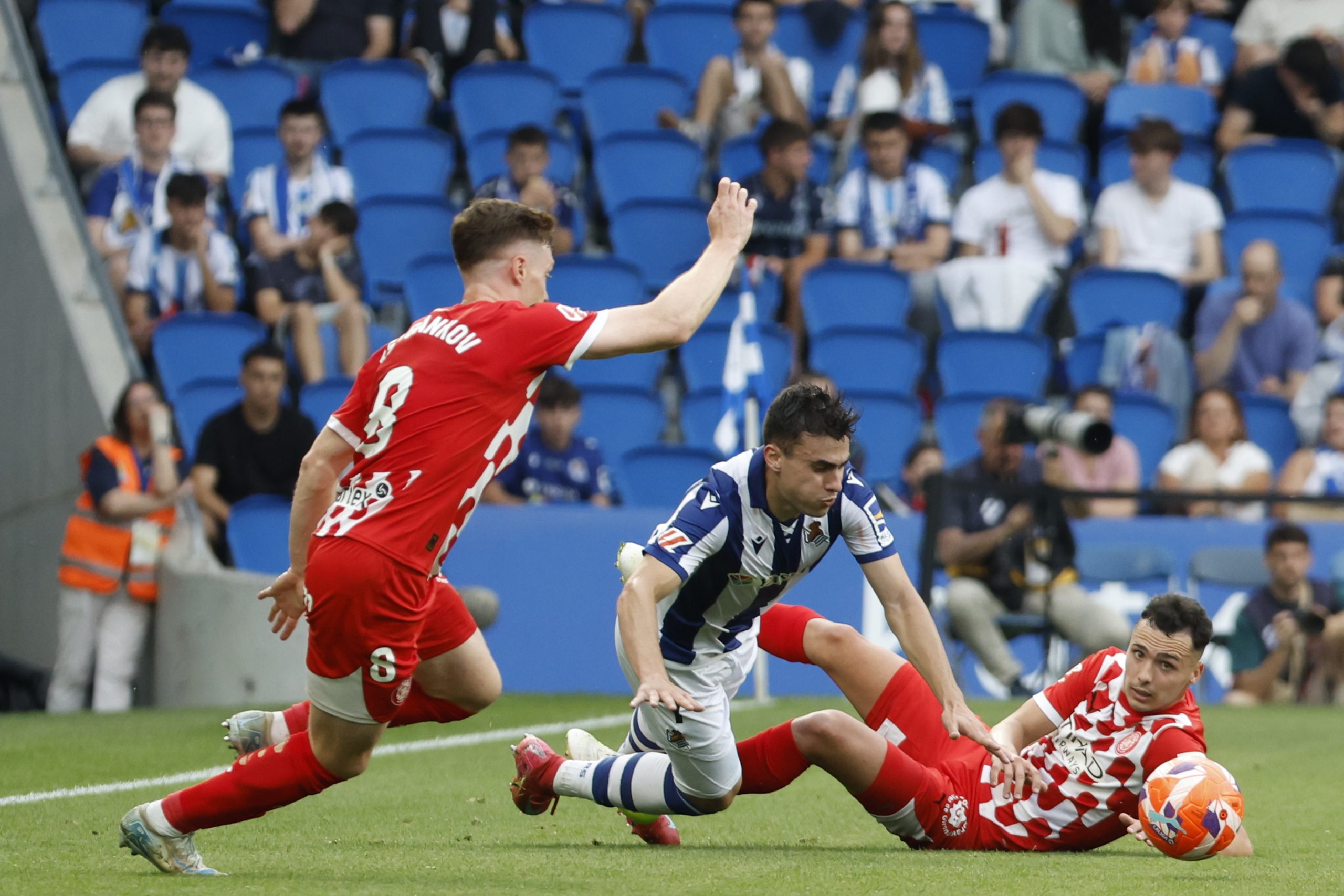 Real Sociedad vs Girona: Un Gran Desafío en Anoeta para Romper la Mala Racha