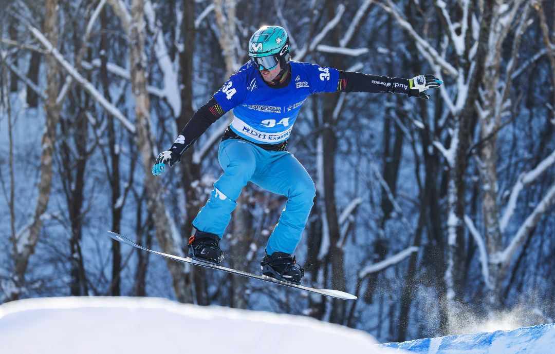 Lucas Eguibar se Despide en Cuartos: La Emoción del Snowboard en Cervinia 2023