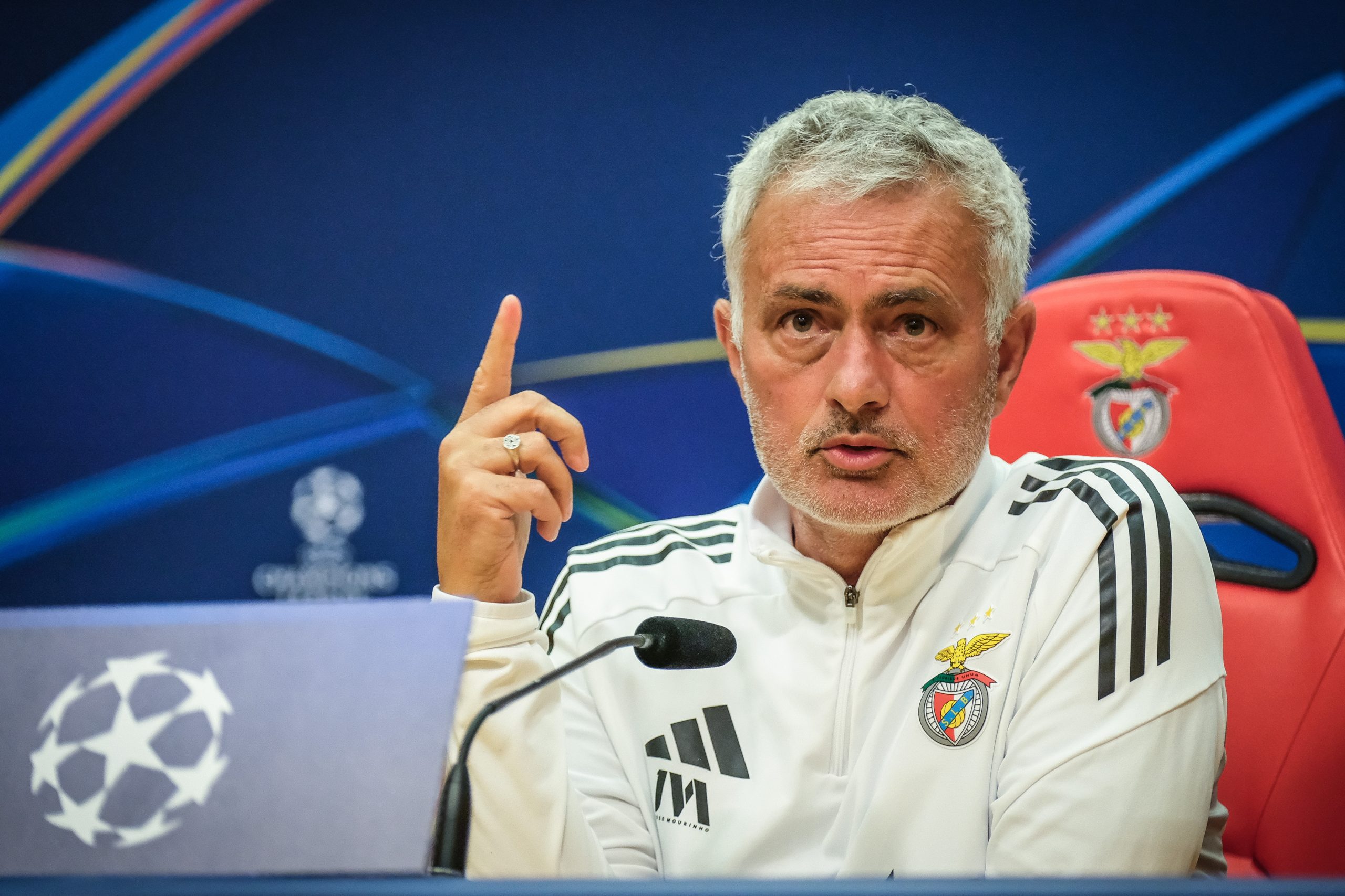 ¿Es Mourinho el candidato ideal para sustituir a Xabi Alonso en el banquillo del Real Madrid? Descubre la reacción de la afición