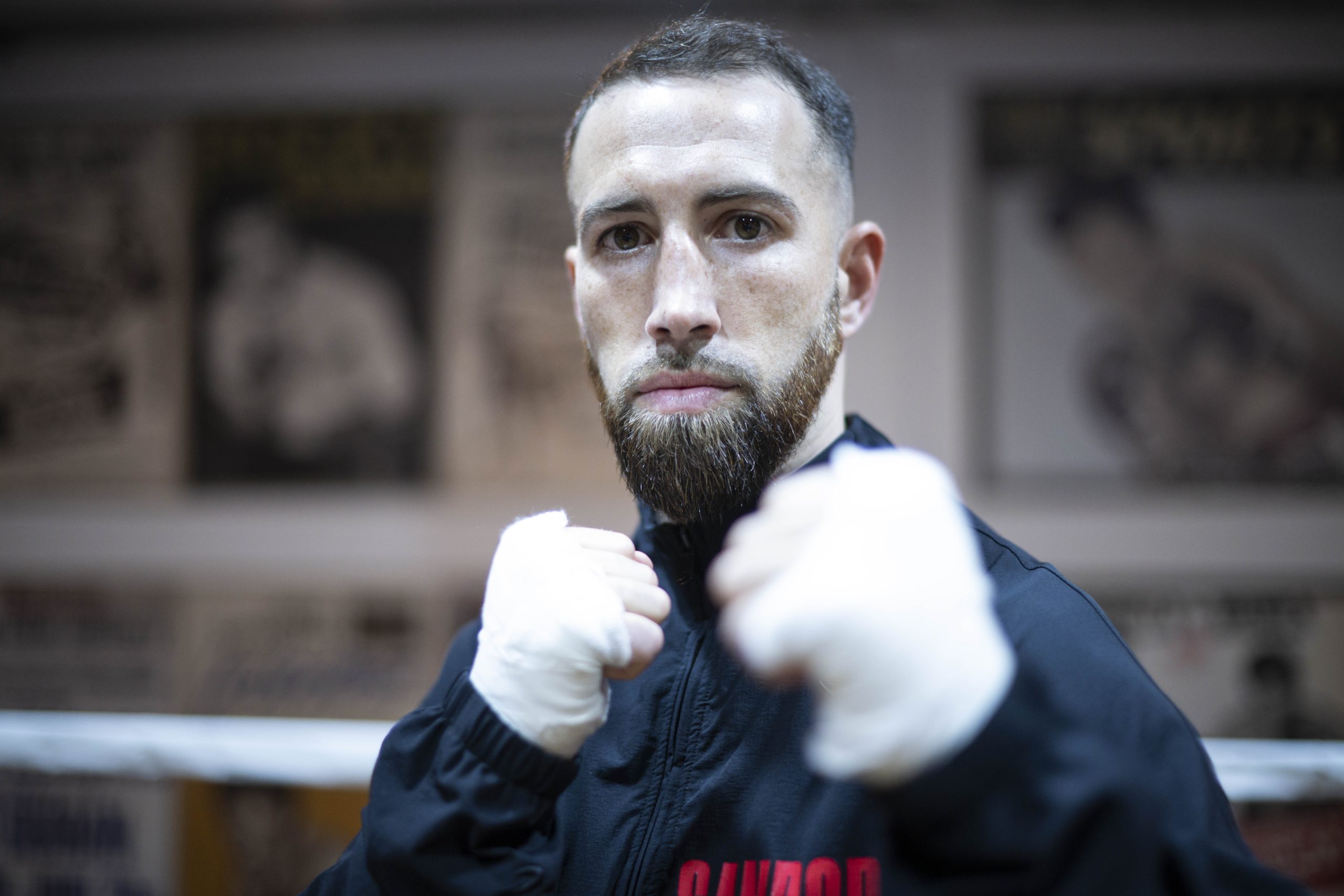 Sandor Martín Regresa con Fuerza: Una Victoria Épica que Renueva sus Aspiraciones en el Boxeo