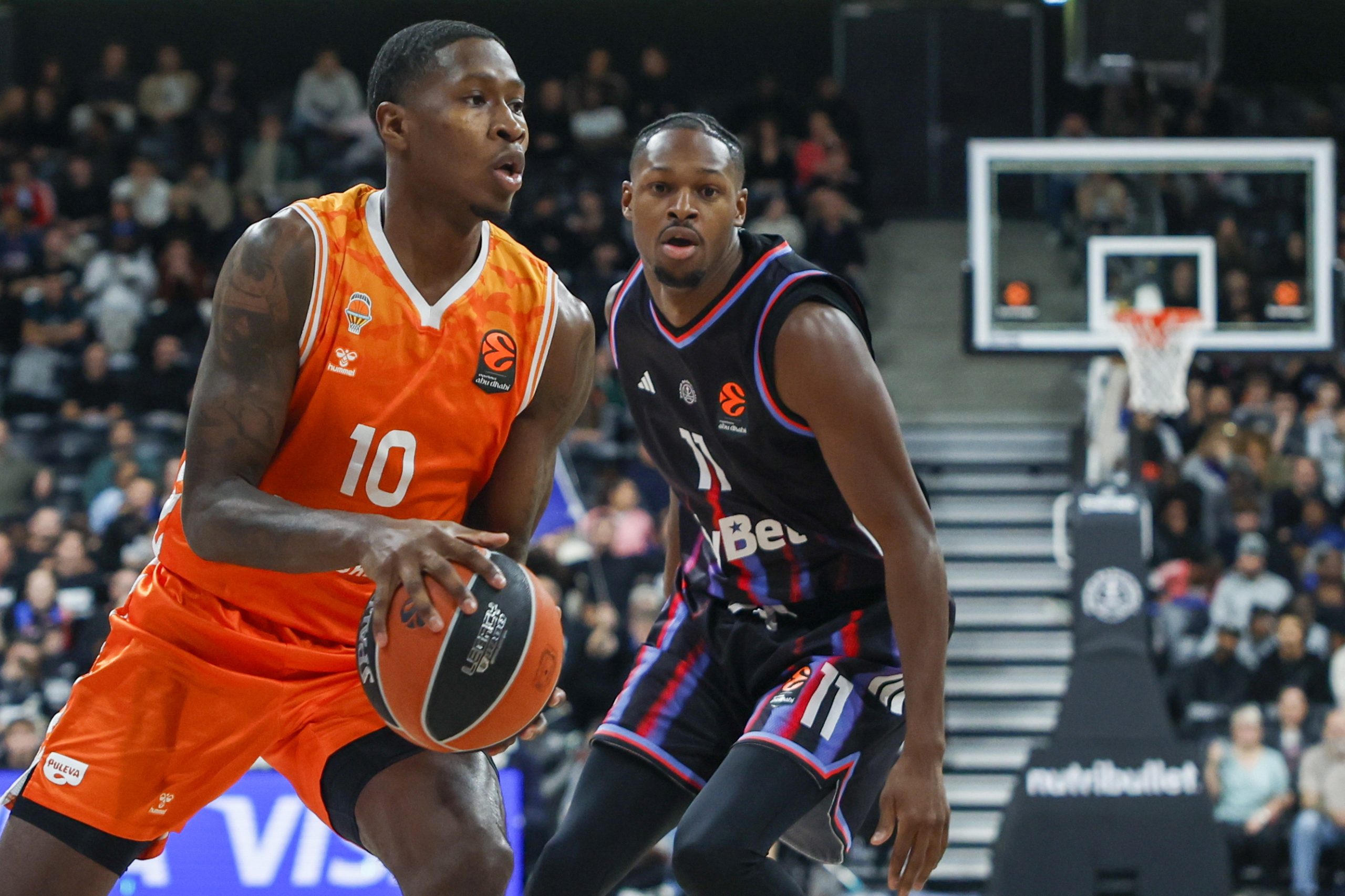 5 Momentos Clave del Impactante Duelo entre Olympiacos y Valencia Basket en EuroLiga