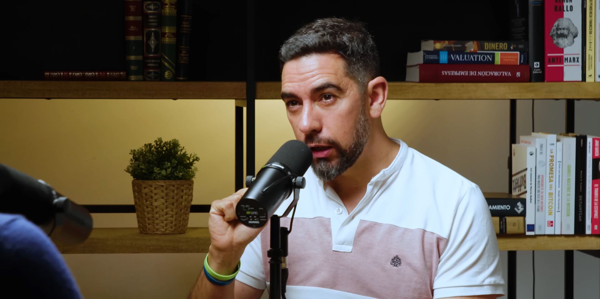 ¡Alerta! Hacienda Aumenta Control sobre Pagos por Tarjeta y Bizum: Lo Que Debes Saber en 2024