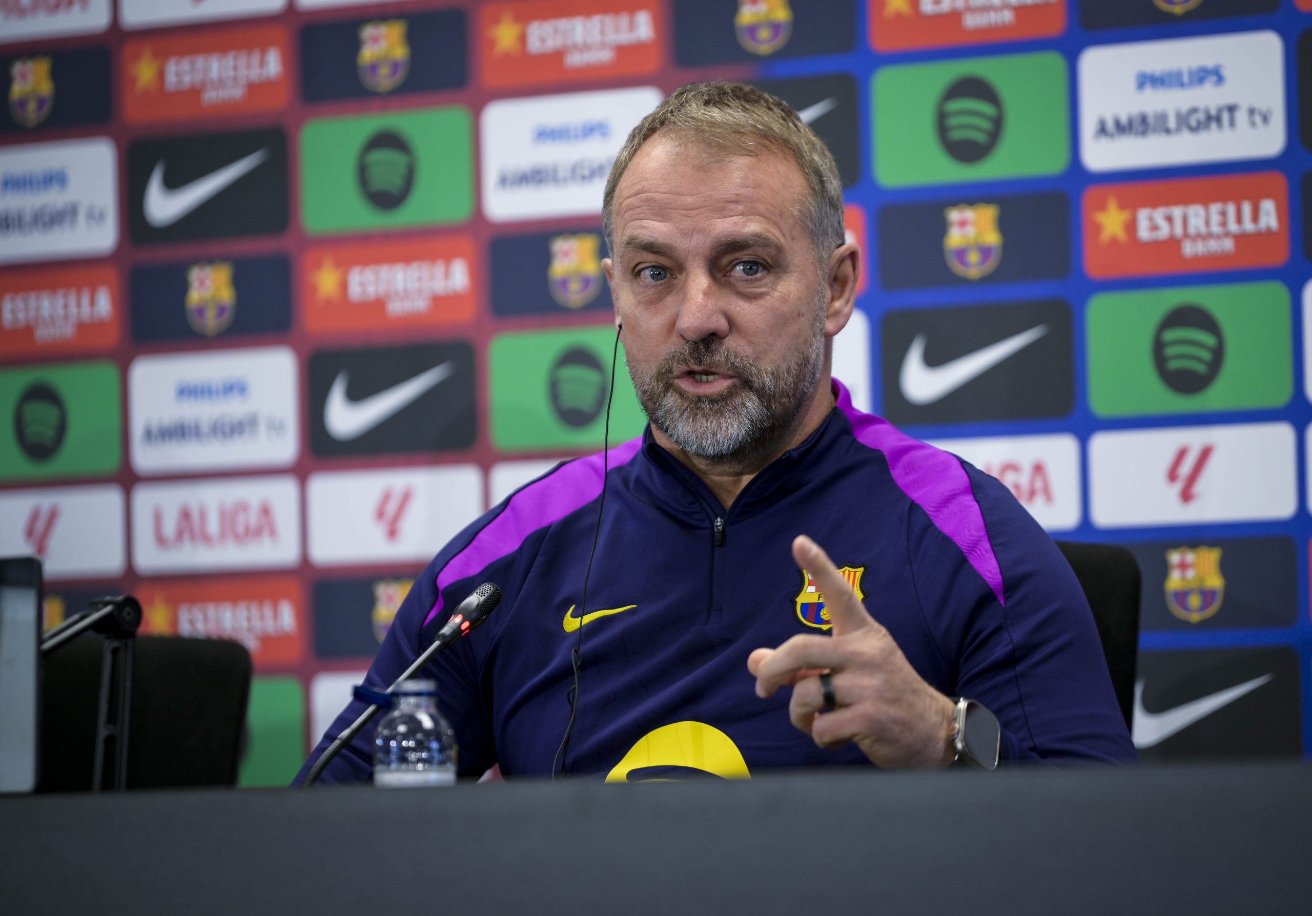 Hansi Flick Anticipa el Gran Desafío: 5 Claves del Barça Frente al Real Betis