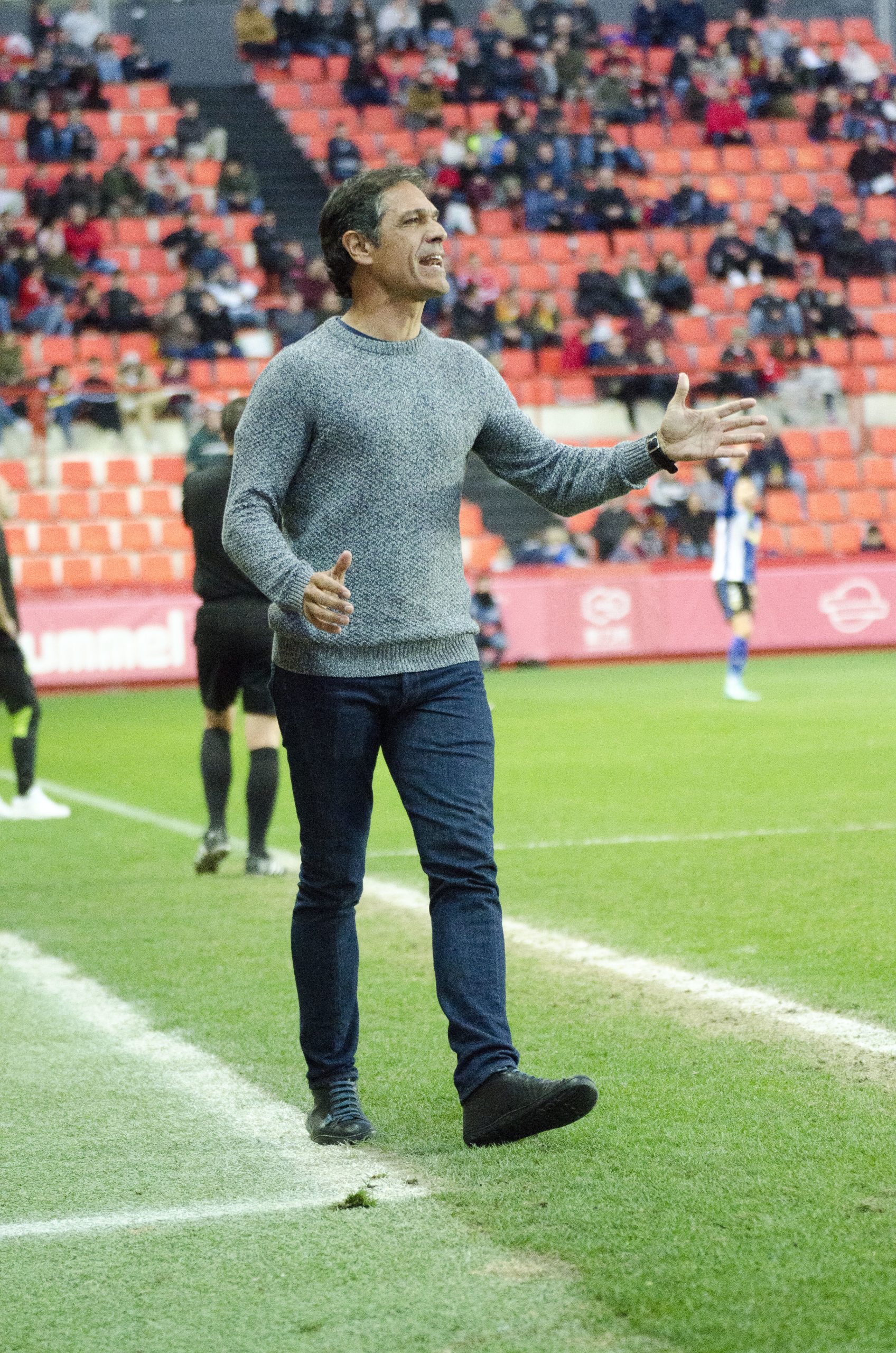 692ee28840587 scaled