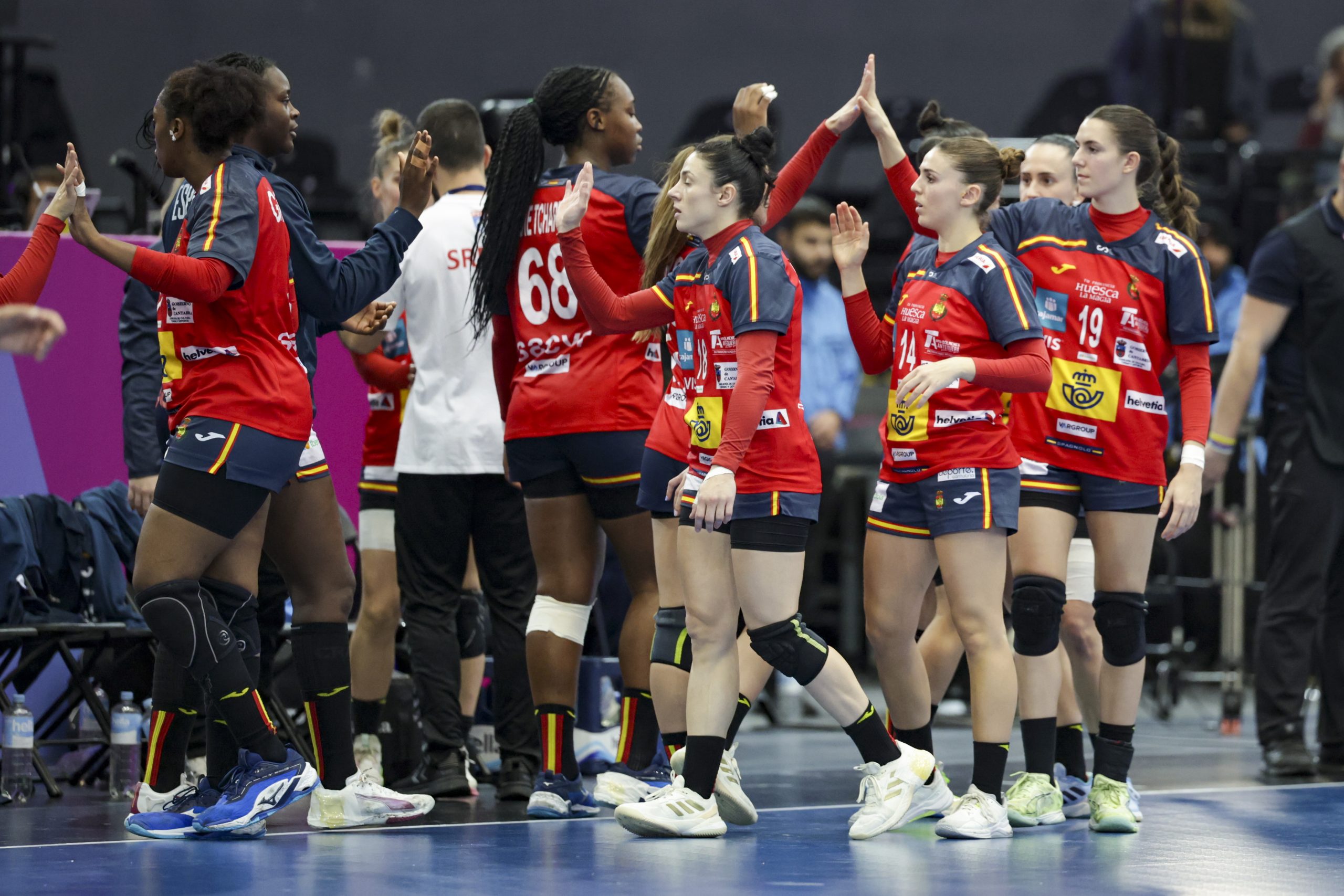 692f16e4d1611 scaled