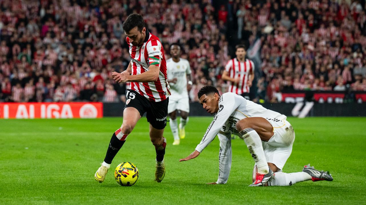 El Athletic de Bilbao: La Revolución de los Laterales y el Legado de Óscar de Marcos