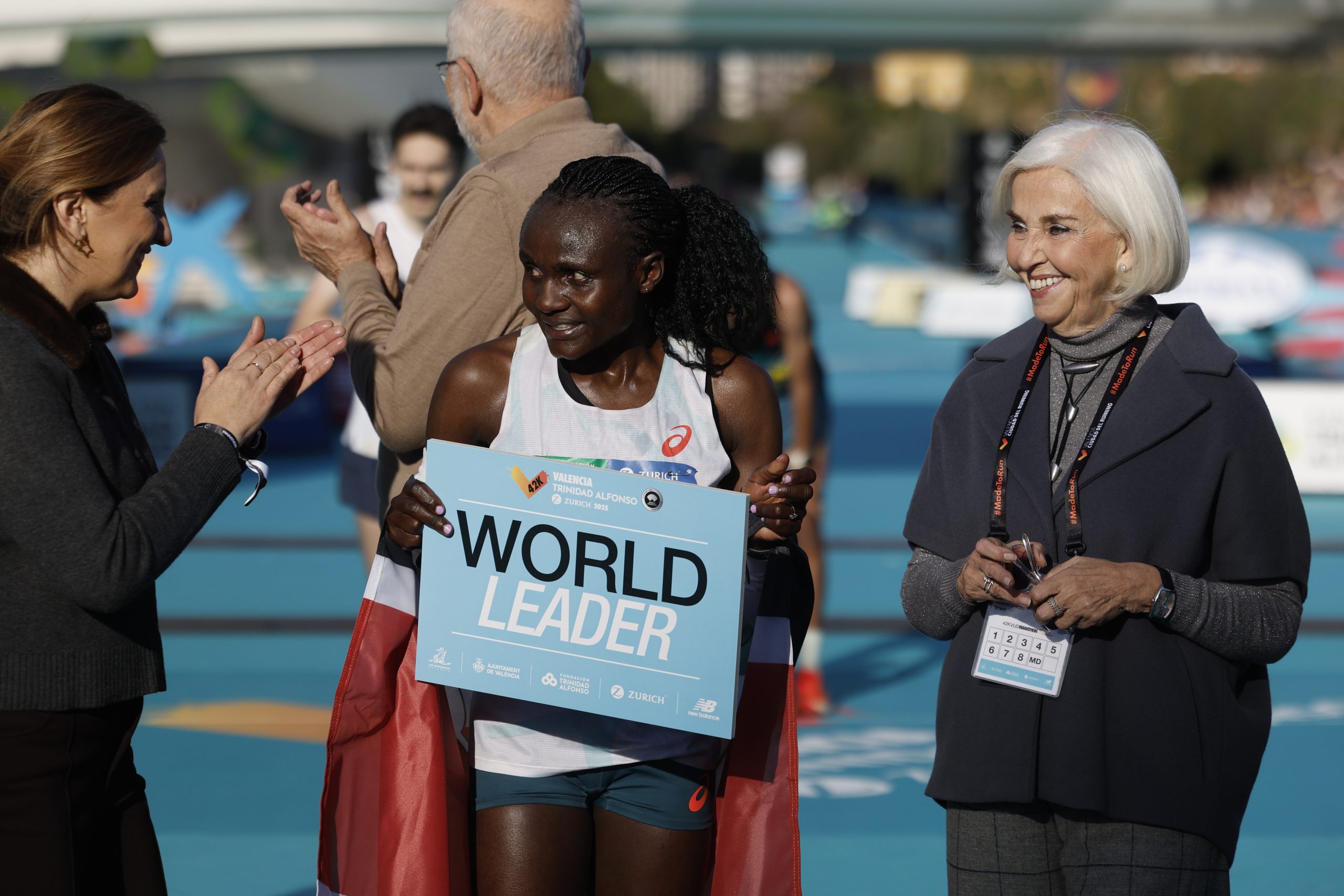 Joyciline Jepkosgei Brilla en el Maratón de Valencia 2025 con un Récord Emocionante