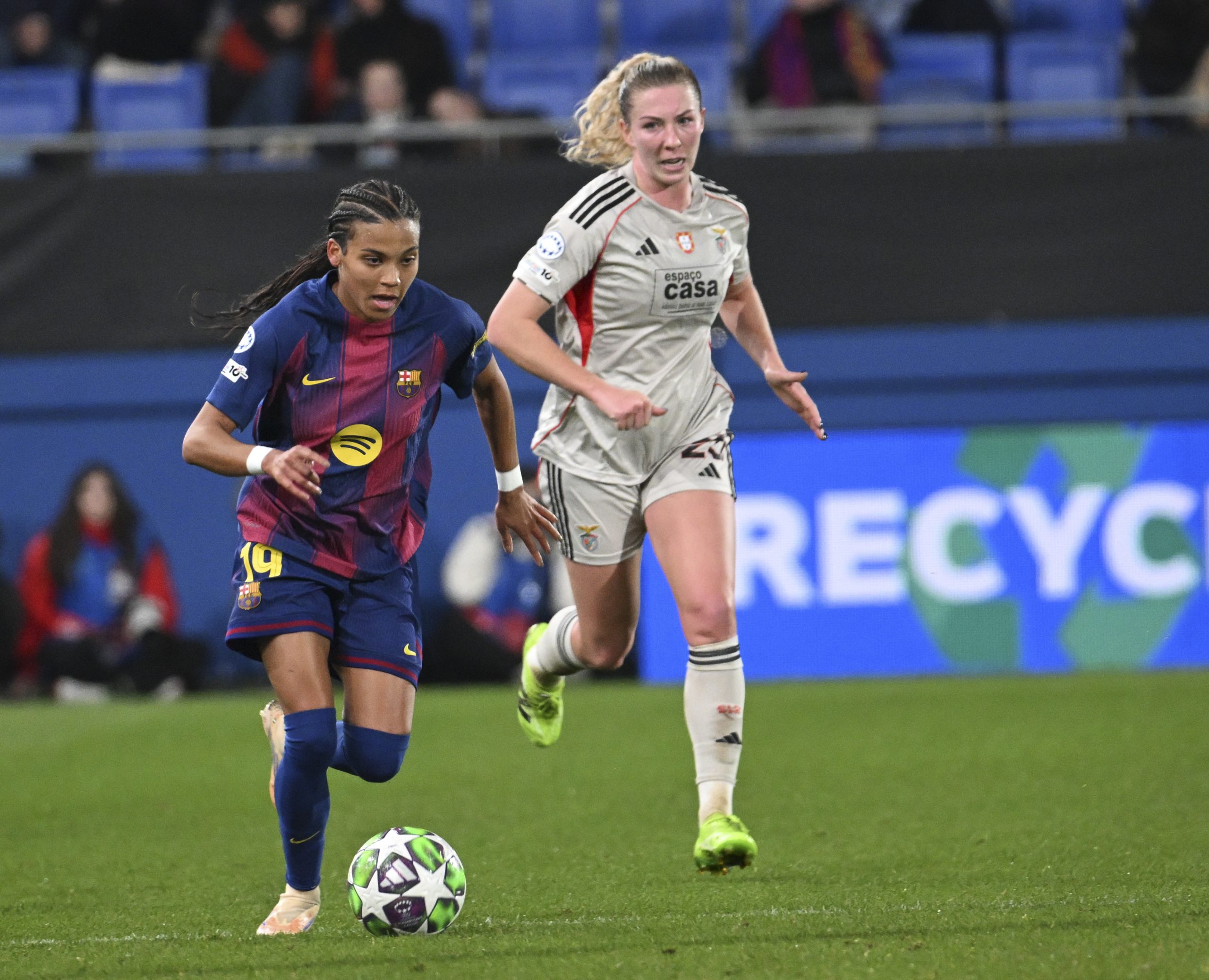 Vicky López brilla en el campo: 6 Claves de su Impactante Actuación y la Victoria del Equipo