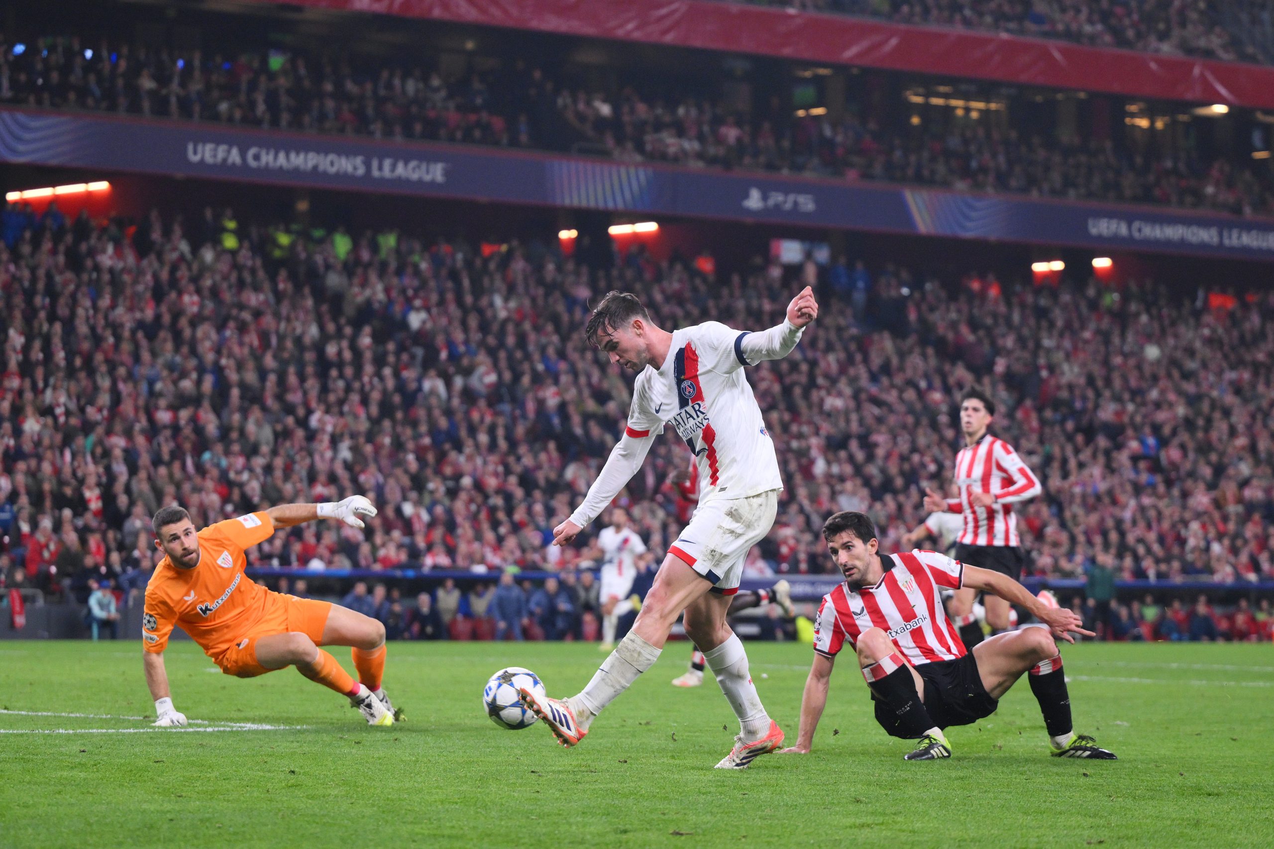 Unai Simón brilla en San Mamés: El héroe que detuvo al PSG y el futuro del Athletic en Champions