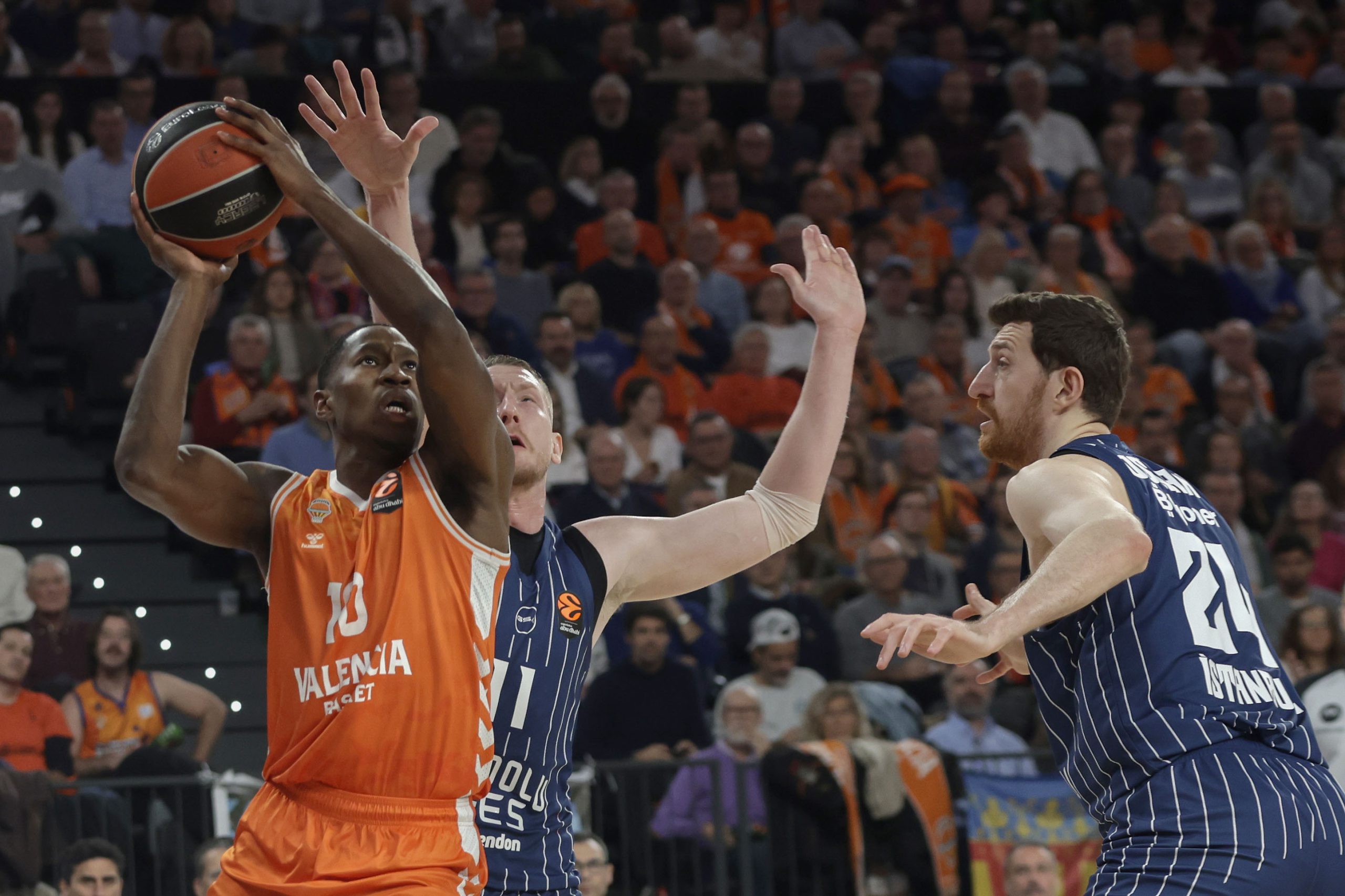 Valencia Basket Brilla: Cuarta Victoria Consecutiva y Meta de Playoff en la Euroliga