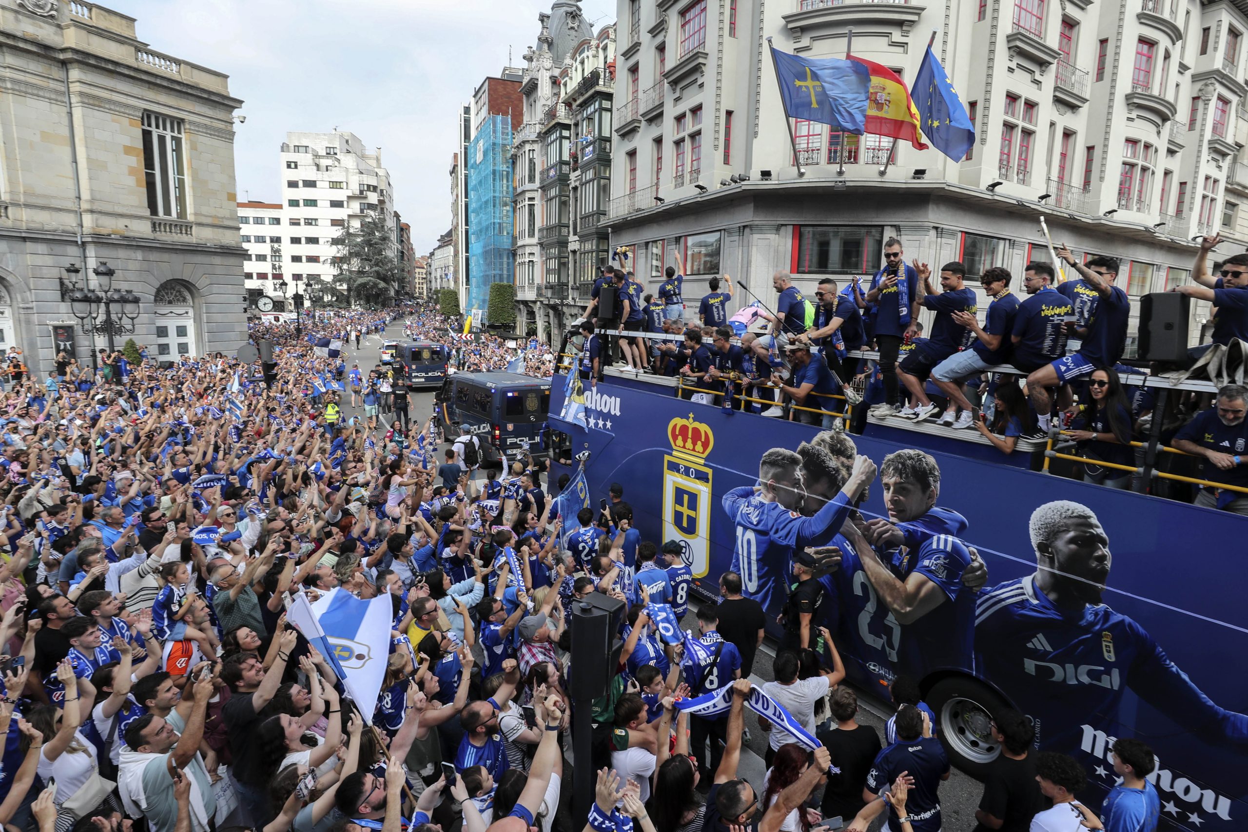 10 Detenciones de Ultras del Oviedo: Análisis de la Violencia en el Deporte Español