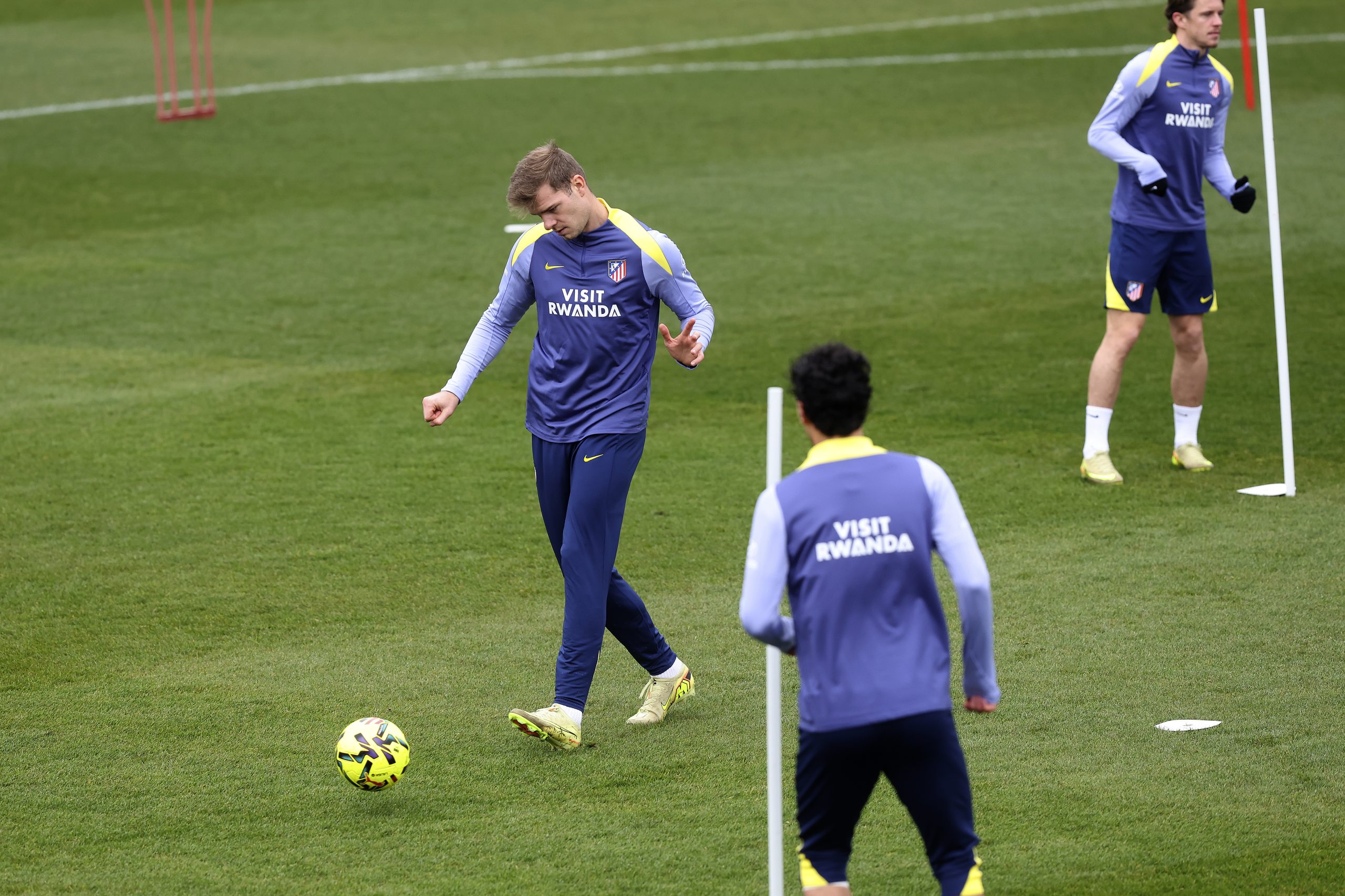 Regreso Triunfal: Atlético de Madrid Recibe con Alegría a Sorloth y Llorente en un Clásico Literario