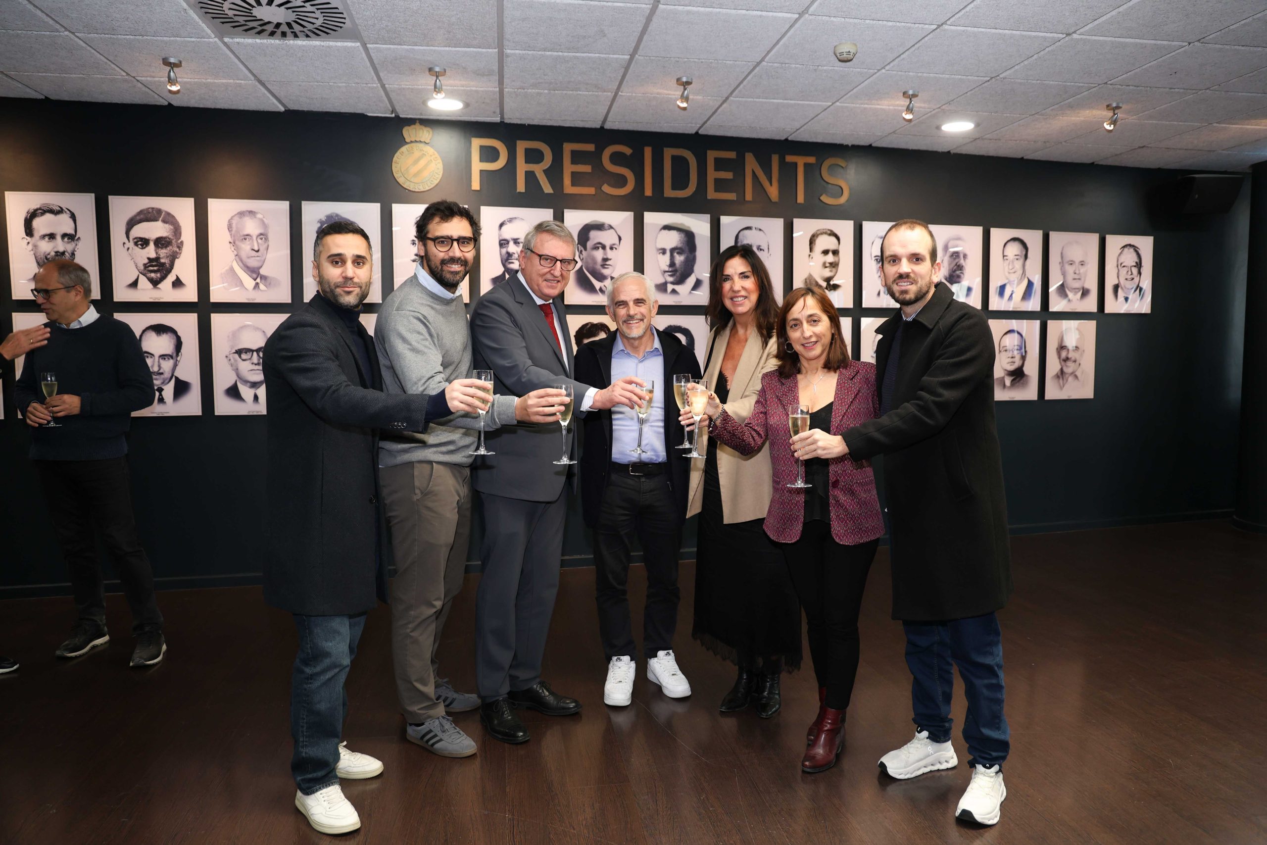 El Espanyol Celebra un Brindis Navideño Especial: Alan Pace Debuta como Presidente y Se Siente el Cambio