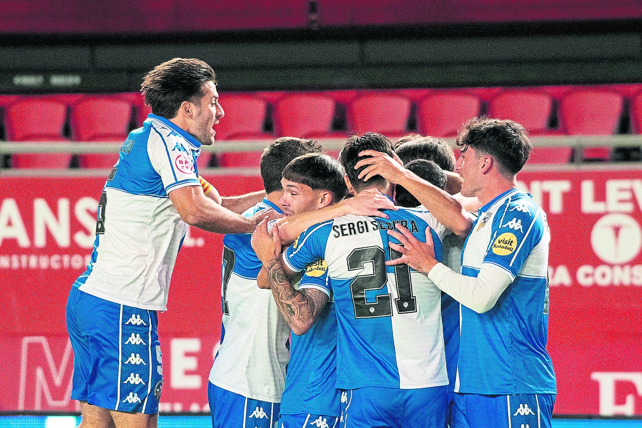 El Sabadell Sorprende con un Gol Temprano: 1-0 al Murcia en un Encuentro Decisivo El Sabadell Sorprende con un Gol Temprano: 1-0 al Murcia en un Encuentro Decisivo