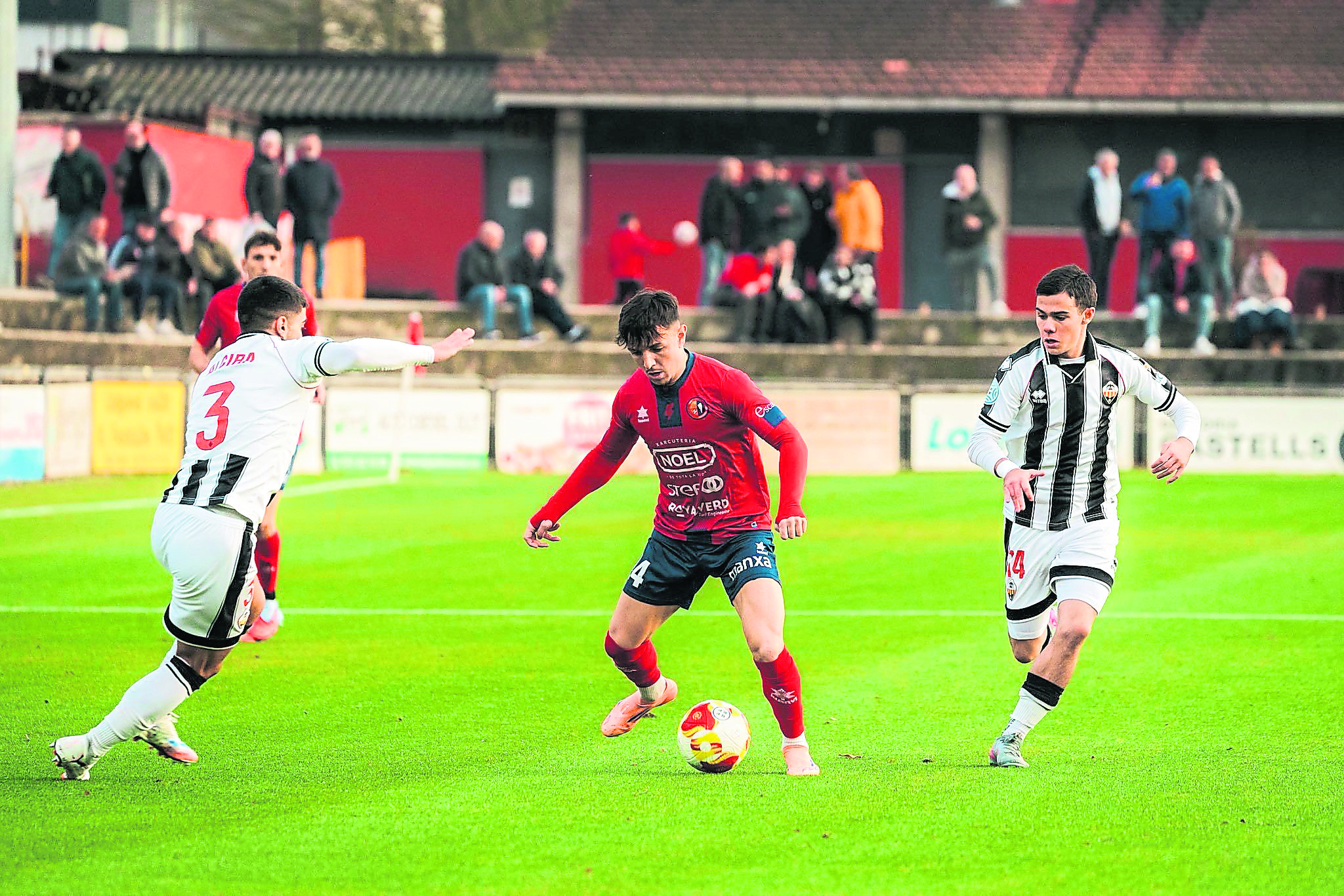 Las 5 Claves del Enfrentamiento entre el Atlético Baleares y el Terrassa: Un Partido Decisivo en la Lucha por el Ascenso
