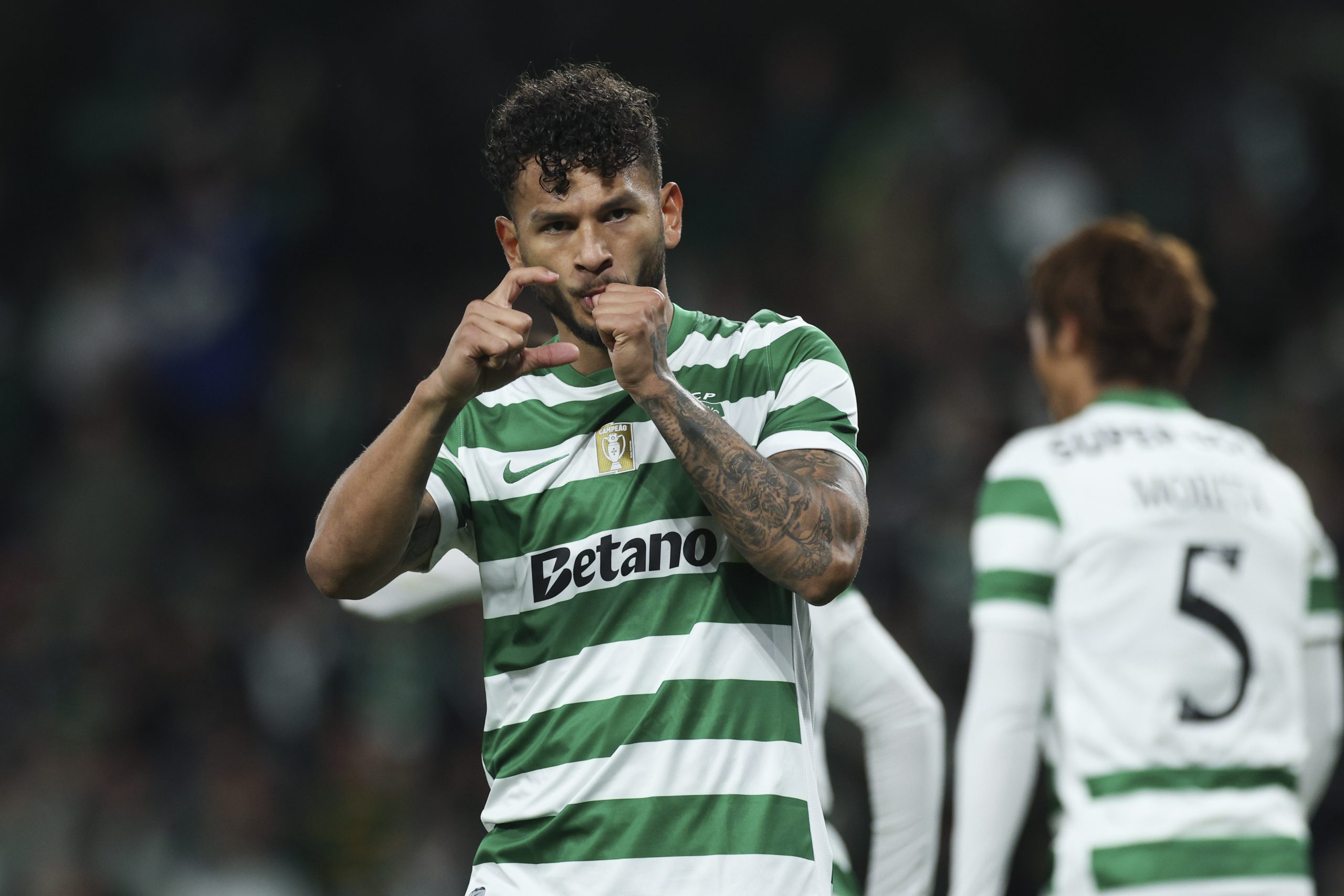 Luis Suárez Brilla en la Primeira Liga: Se Corona Pichichi con 11 Goles Tras un Espectacular Doblete