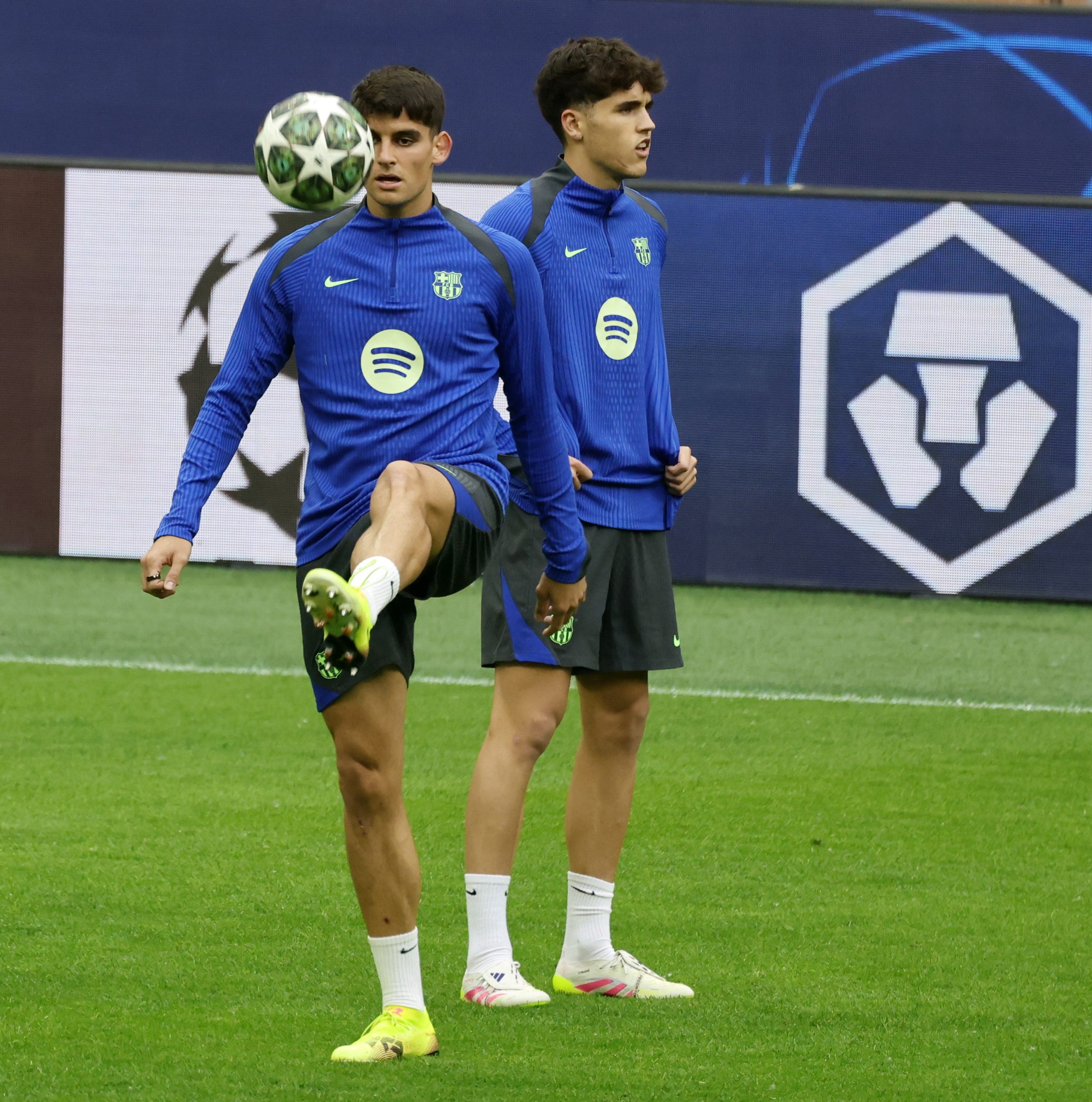 Araujo-Cubarsí: 7 partidos de consolidación y la revolución defensiva del Barça bajo Flick en España