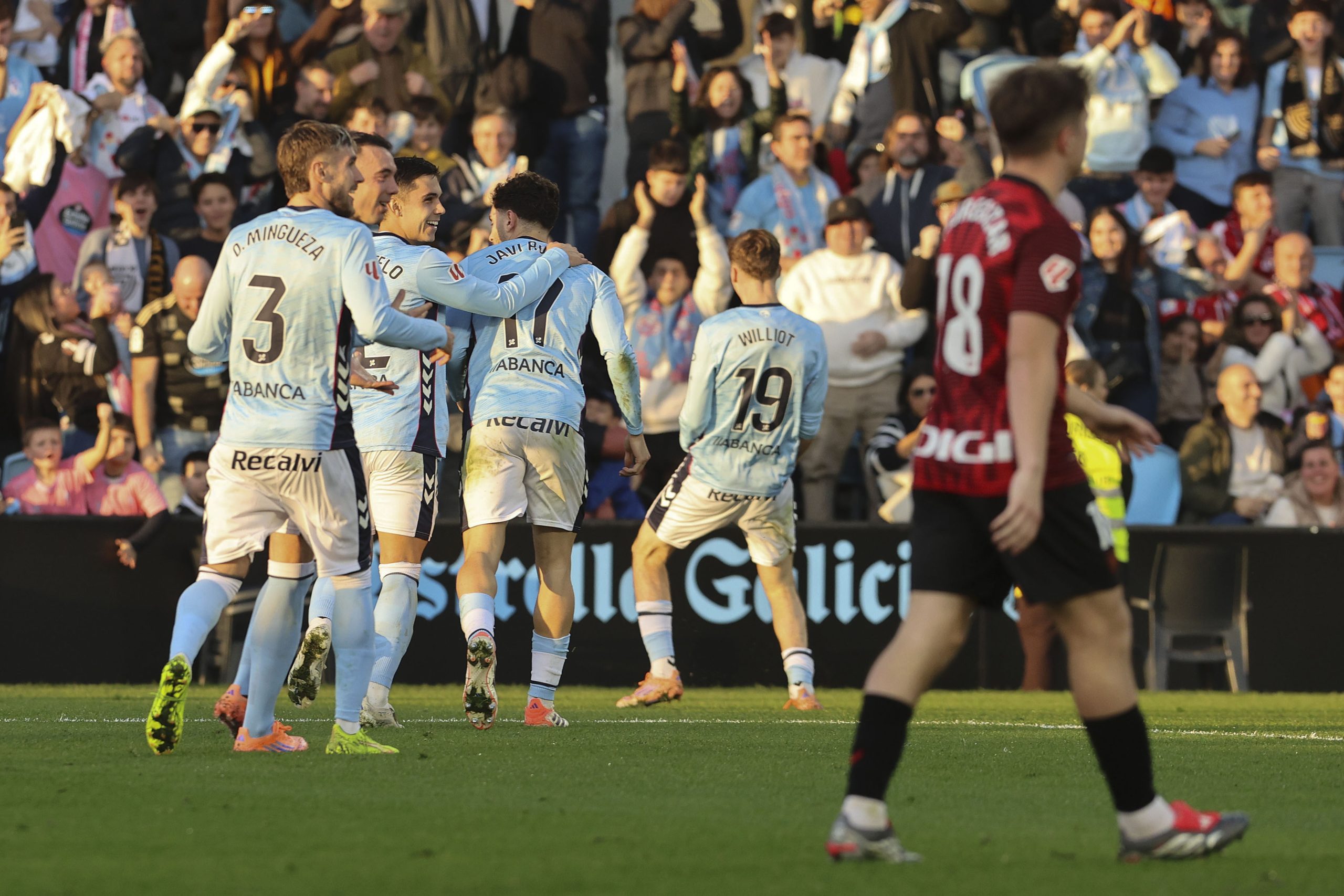 ¡El Celta de Vigo se estrena en casa! Victoria por 2-0 frente al Athletic Club en un emocionante encuentro