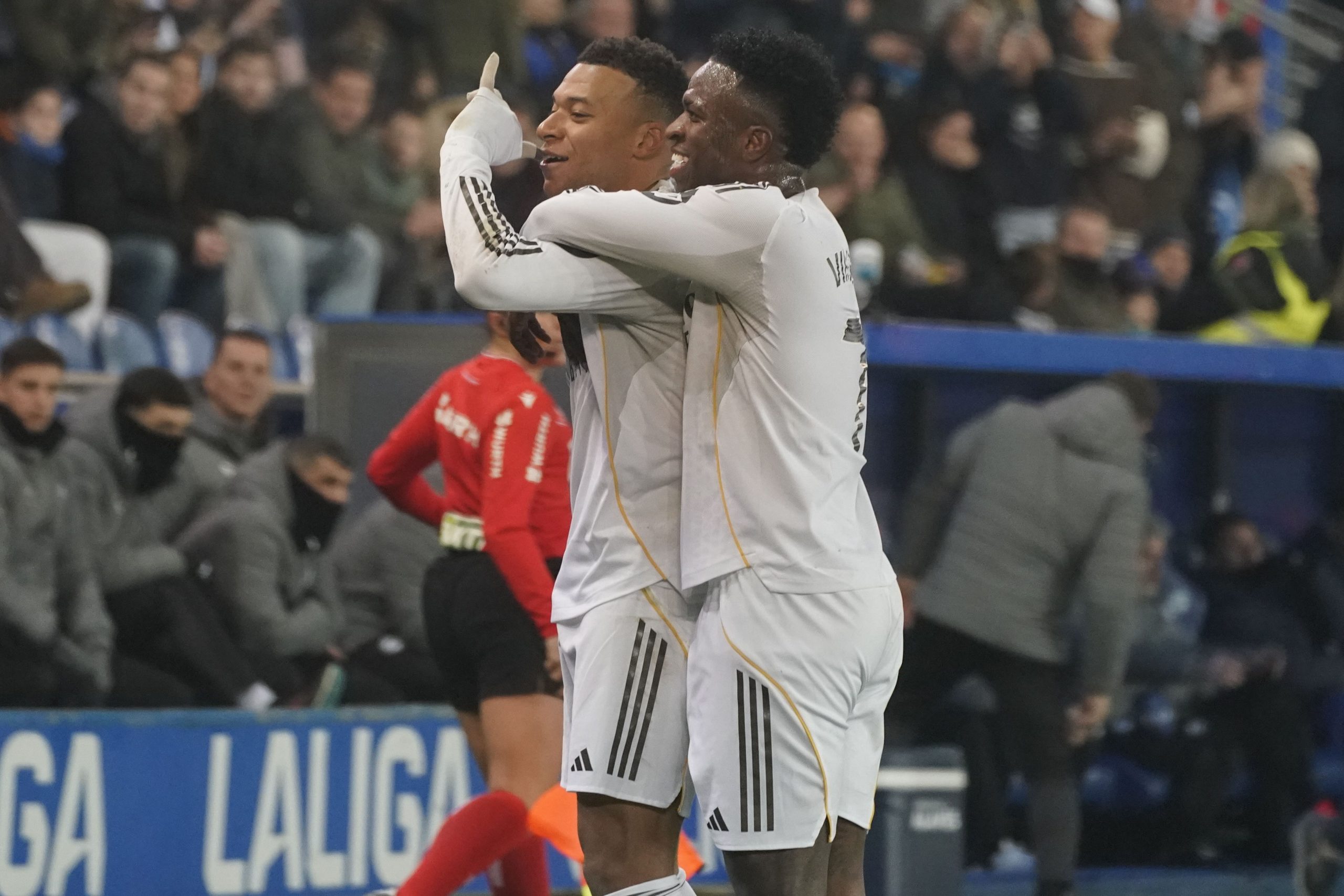 Mbappé rompe la defensa del Alavés en Mendizorroza: golazo y una celebración que da que hablar en la actualidad española