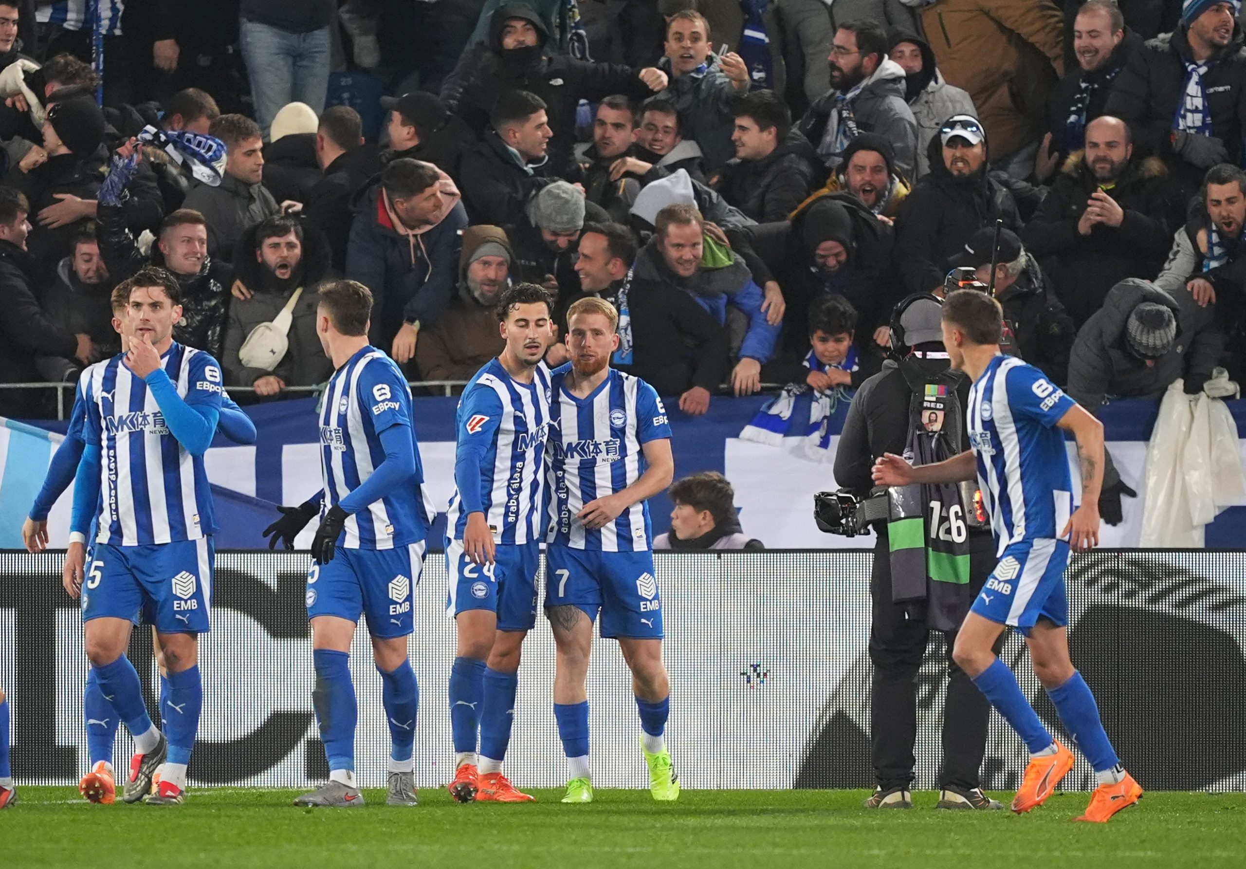 El Alavés y Real Oviedo: Mendizorroza se Llena para Arrancar el 2026 con Éxito