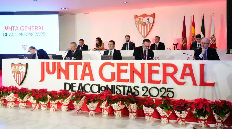 La Junta de Accionistas del Sevilla: La Tranquilidad que Sorprende tras un Año de Déficit y Tensiones Familiares
