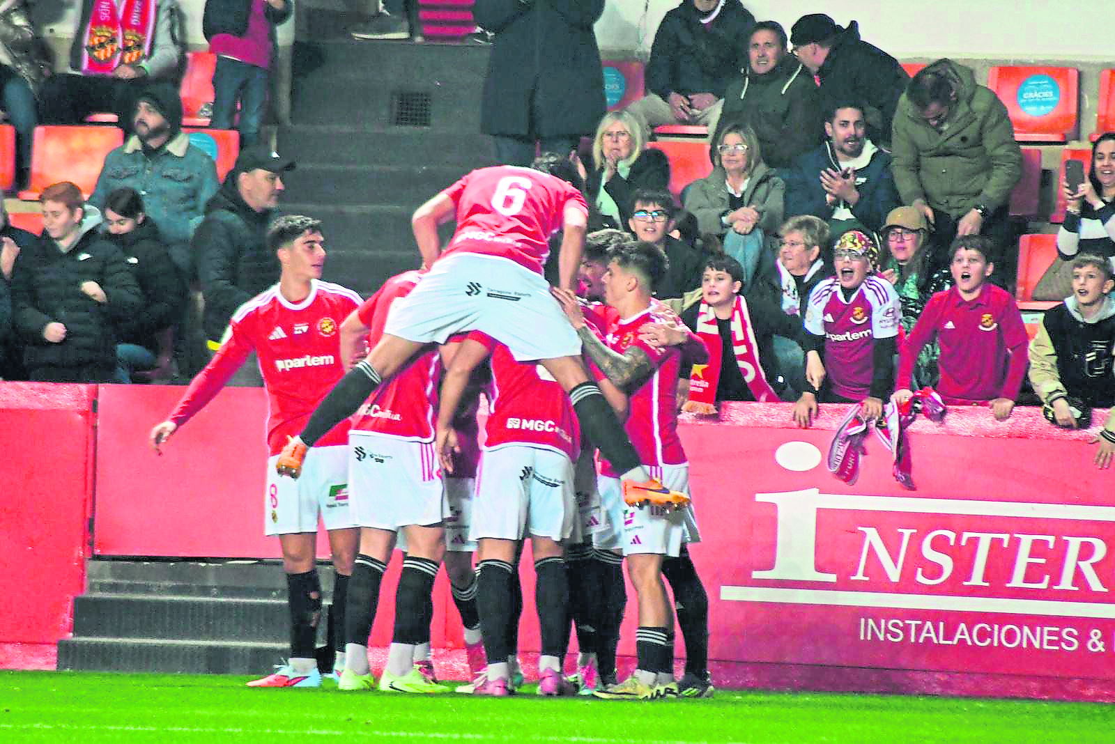 Atlético Madrileño Mantiene el Liderato: 5 Momentos Clave de una Jornada Intensa en la Primera Federación