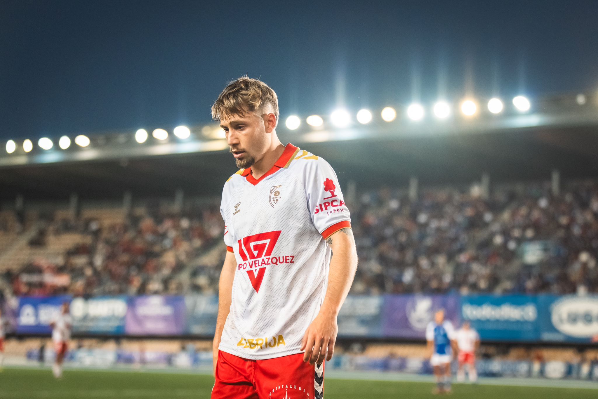 Atlètic Lleida refuerza la defensa con Carlos Cobo: un fichaje de 27 años que llega para intentar frenar la caída en la clasificación