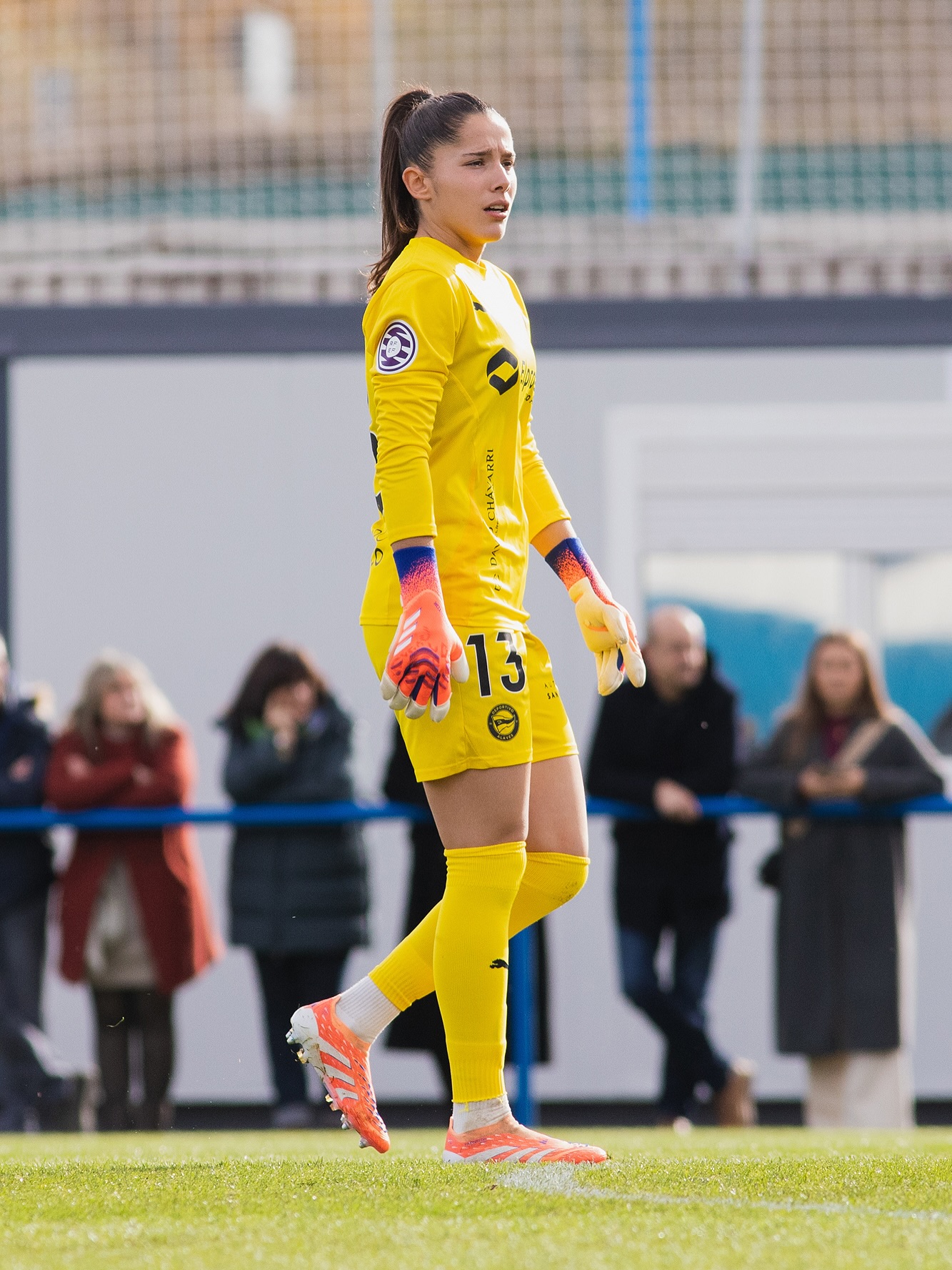 El Desafío de Sofía Fuente: ¡Una Portera de 20 Años ante las Gigantes del FC Barcelona!