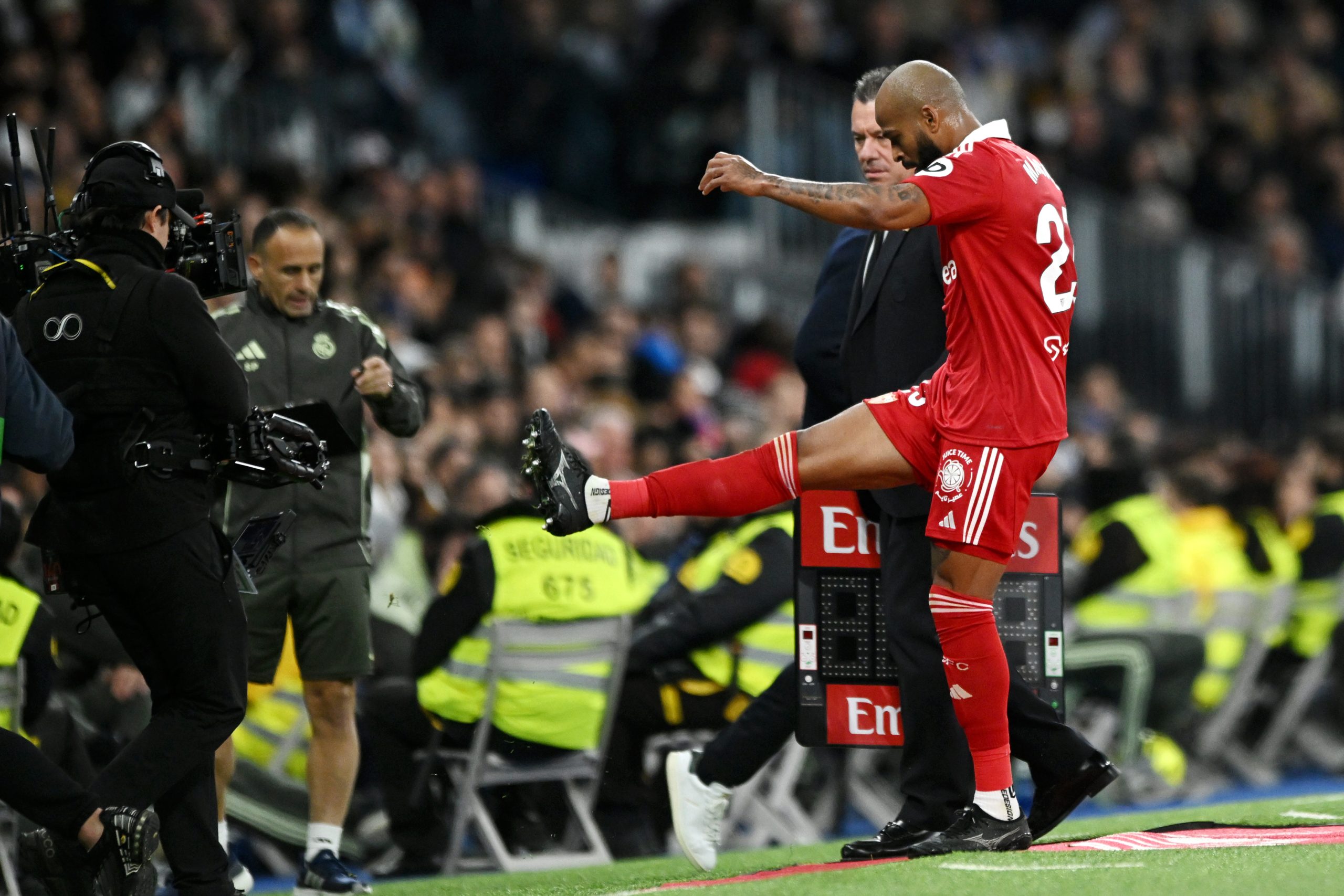 La Impactante Expulsión de Marcao: ¿Cuántos Partidos se Perderá el Sevilla FC?