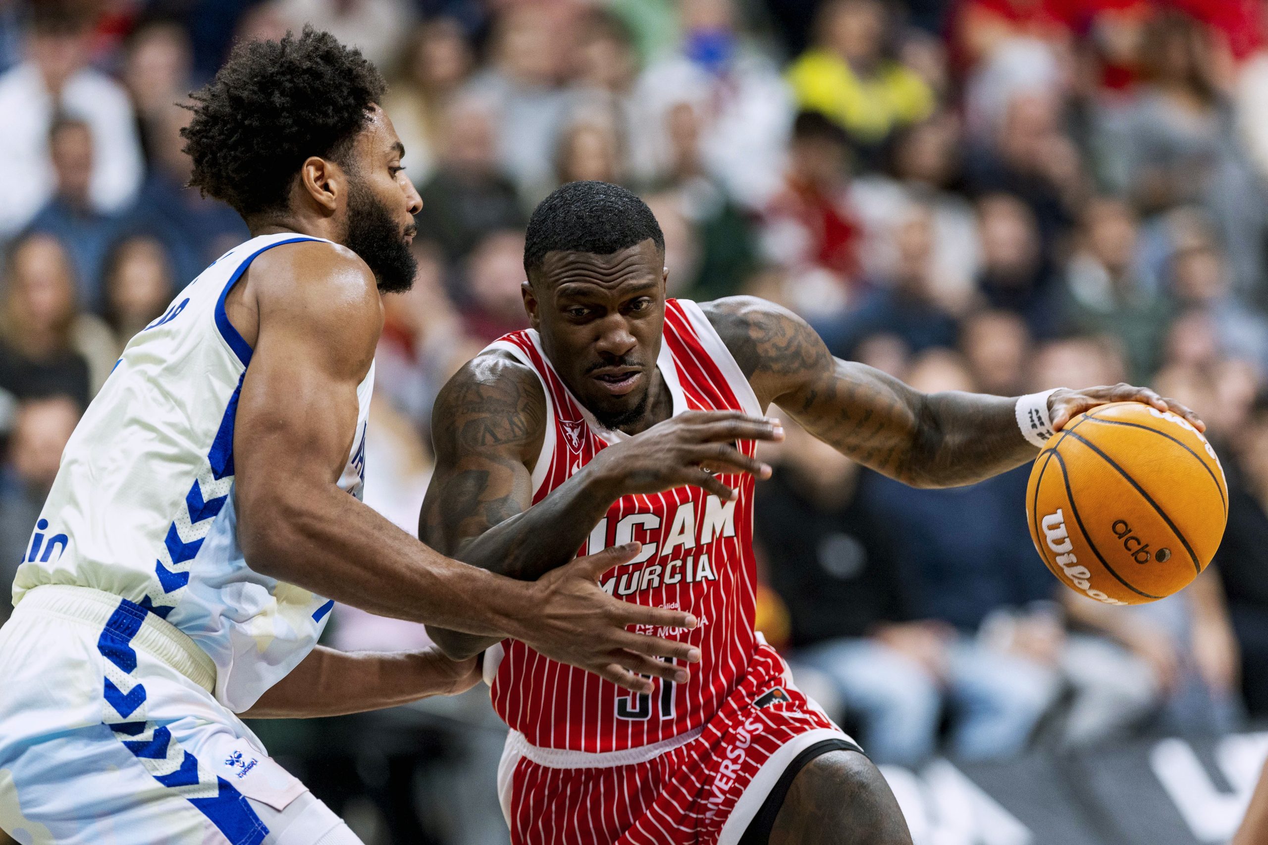 UCAM Murcia Brilla en la Liga Endesa: ¡Victoria Arrolladora por 92-80 Ante Valencia Basket!