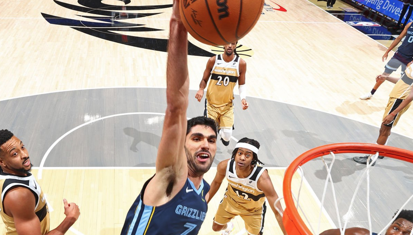La Consistencia de Santi Aldama: El Secreto Tras Su Doble-Doble en una Nueva Derrota de los Grizzlies