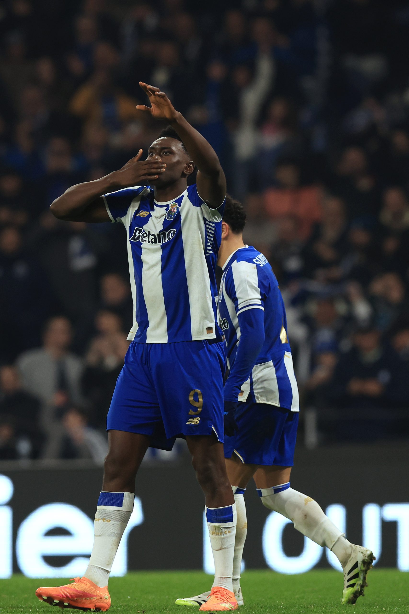 El Doblete de Samu Aghehowa Asegura la Victoria del Porto: Un Paso Más hacia el Título en la Primeira Liga 2025