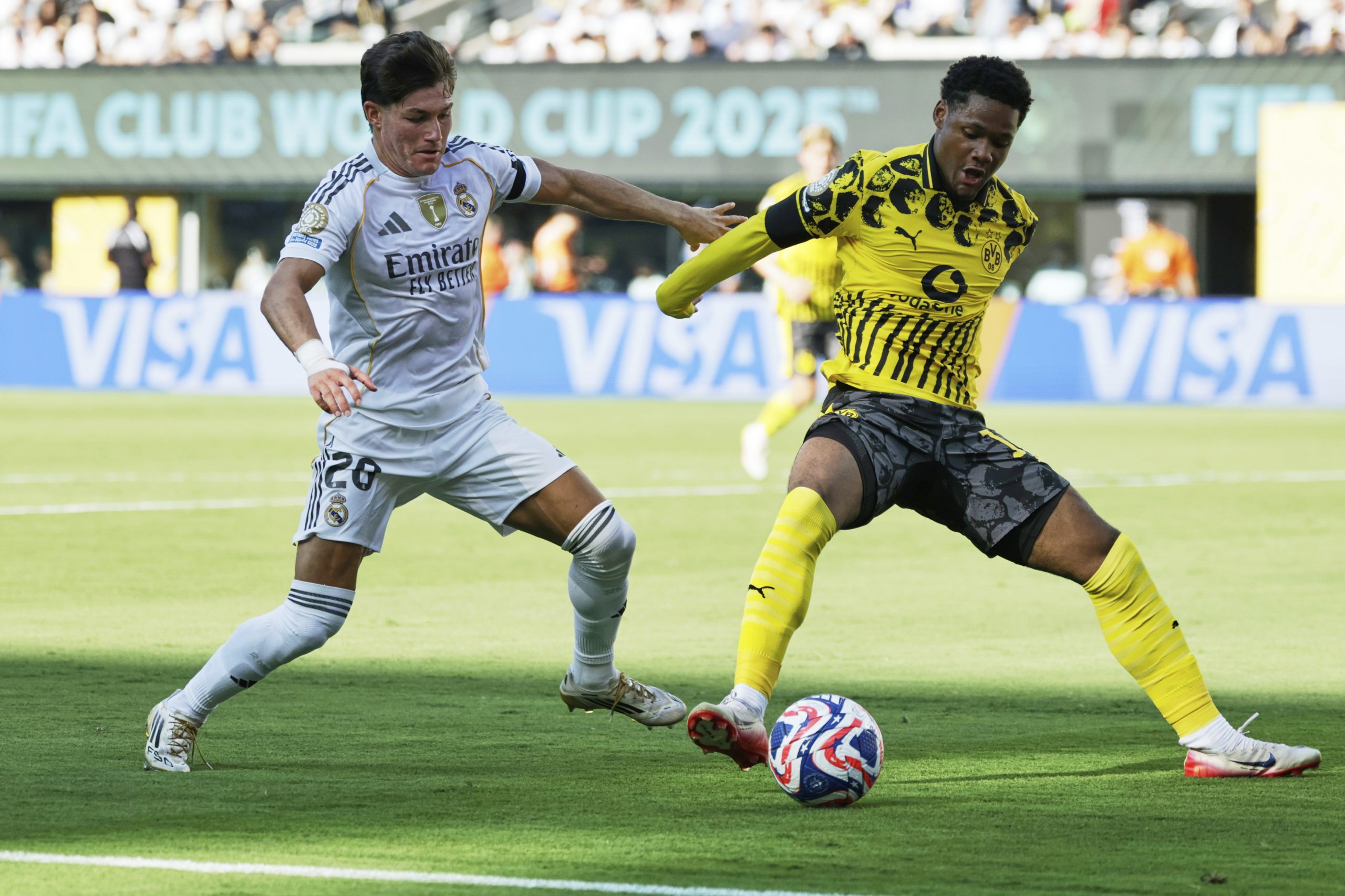 El Sevilla FC: ¿Podrá Almeyda conseguir el delantero que necesita en pleno mercado invernal?