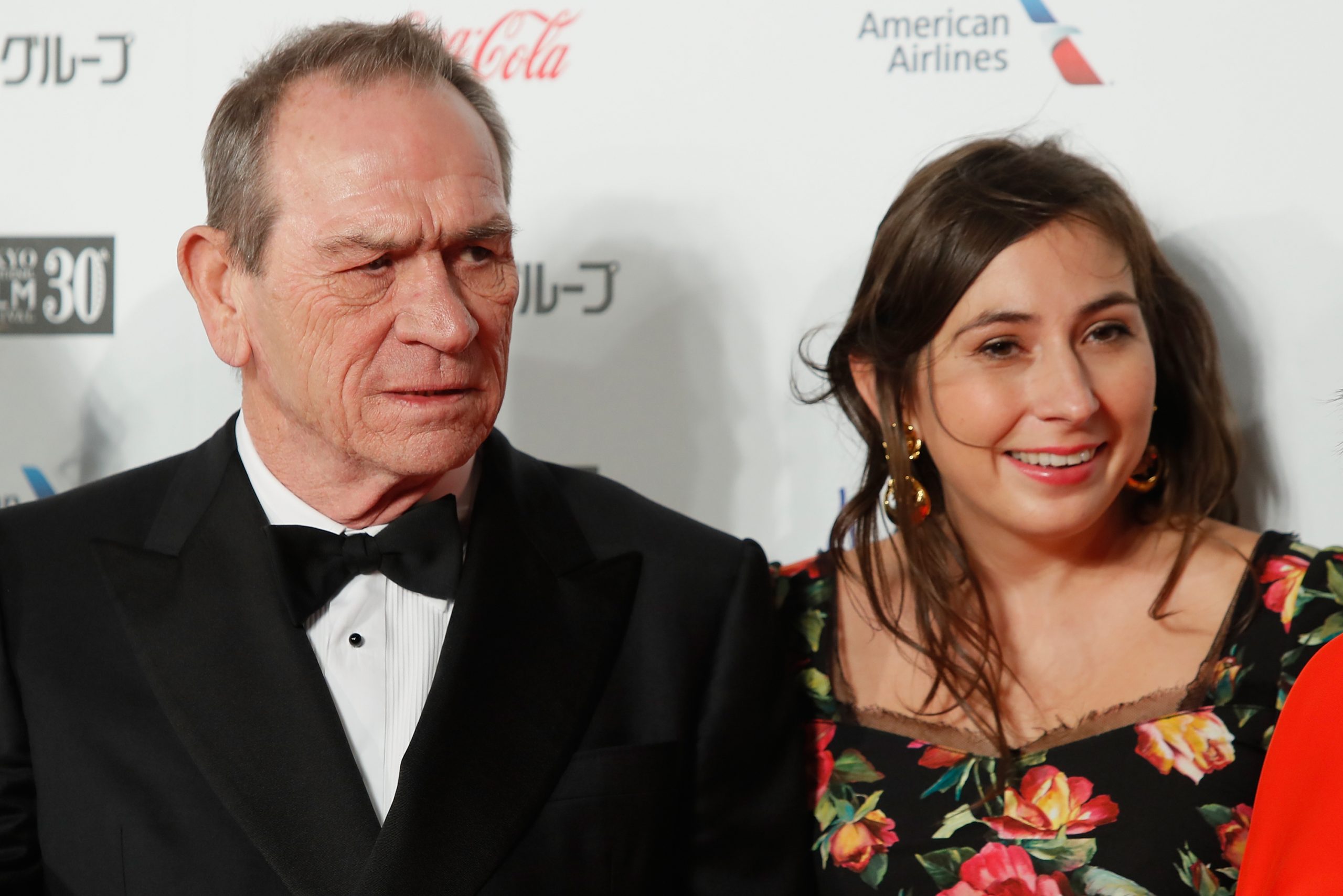 Tragedia en 2026: La repentina muerte de Victoria Jones, la hija de Tommy Lee Jones, conmociona al mundo